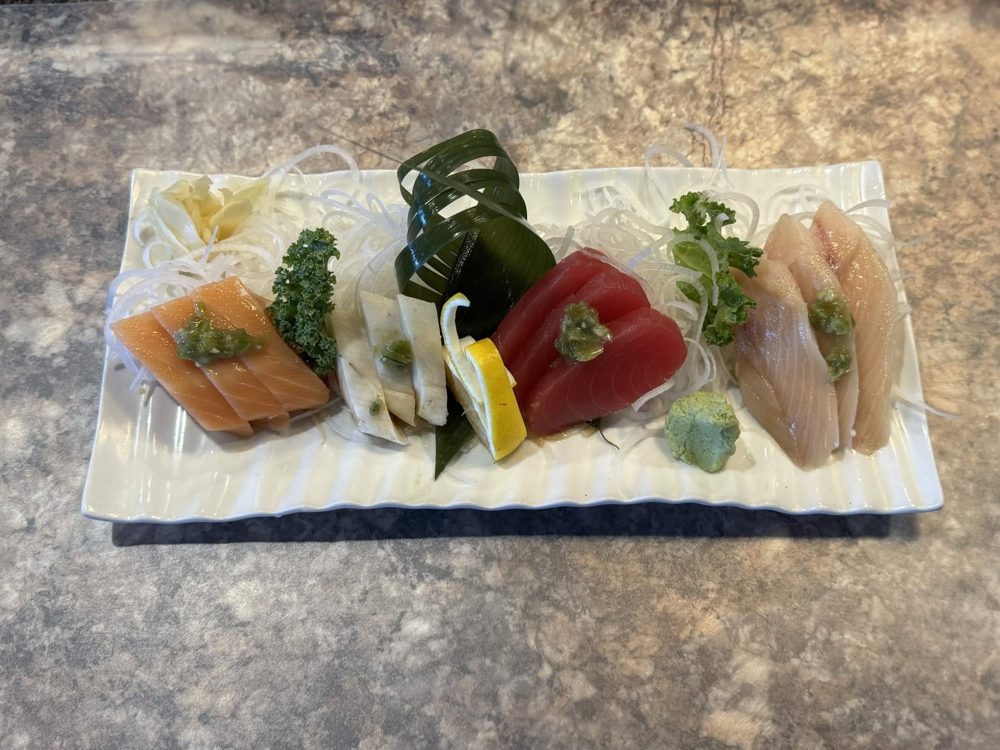 Regular Sashimi Combo (12pcs, Chef's Choice 4 Different Fish)