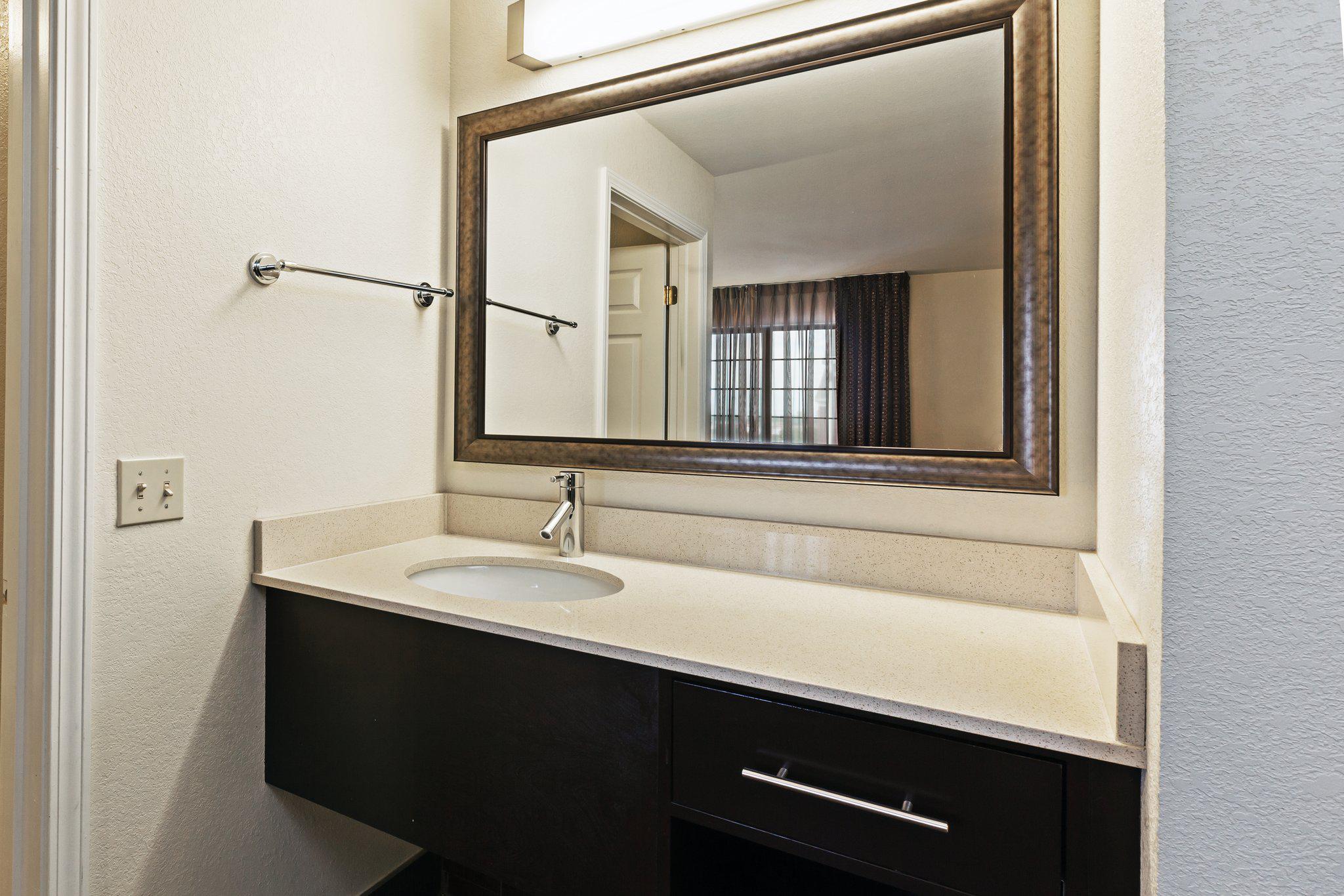 Staybridge Suites Tulsa-Woodland Hills Photo