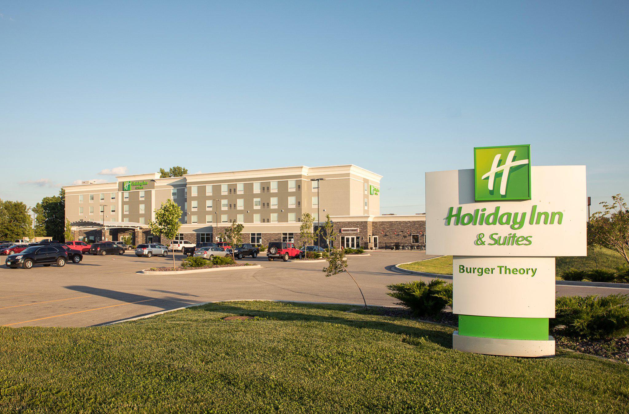 Holiday Inn & Suites Decatur-Forsyth Photo