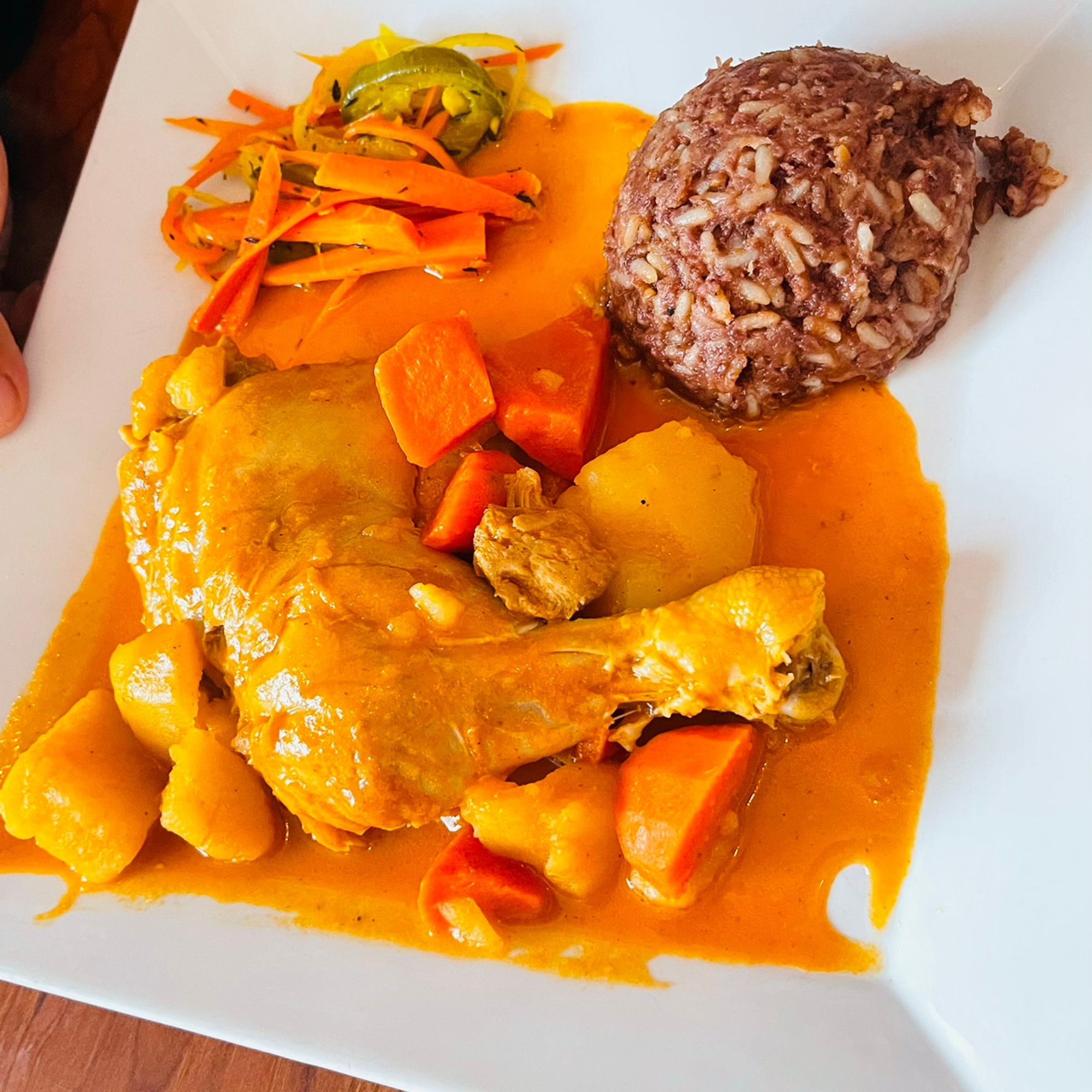 Pollo Guisado