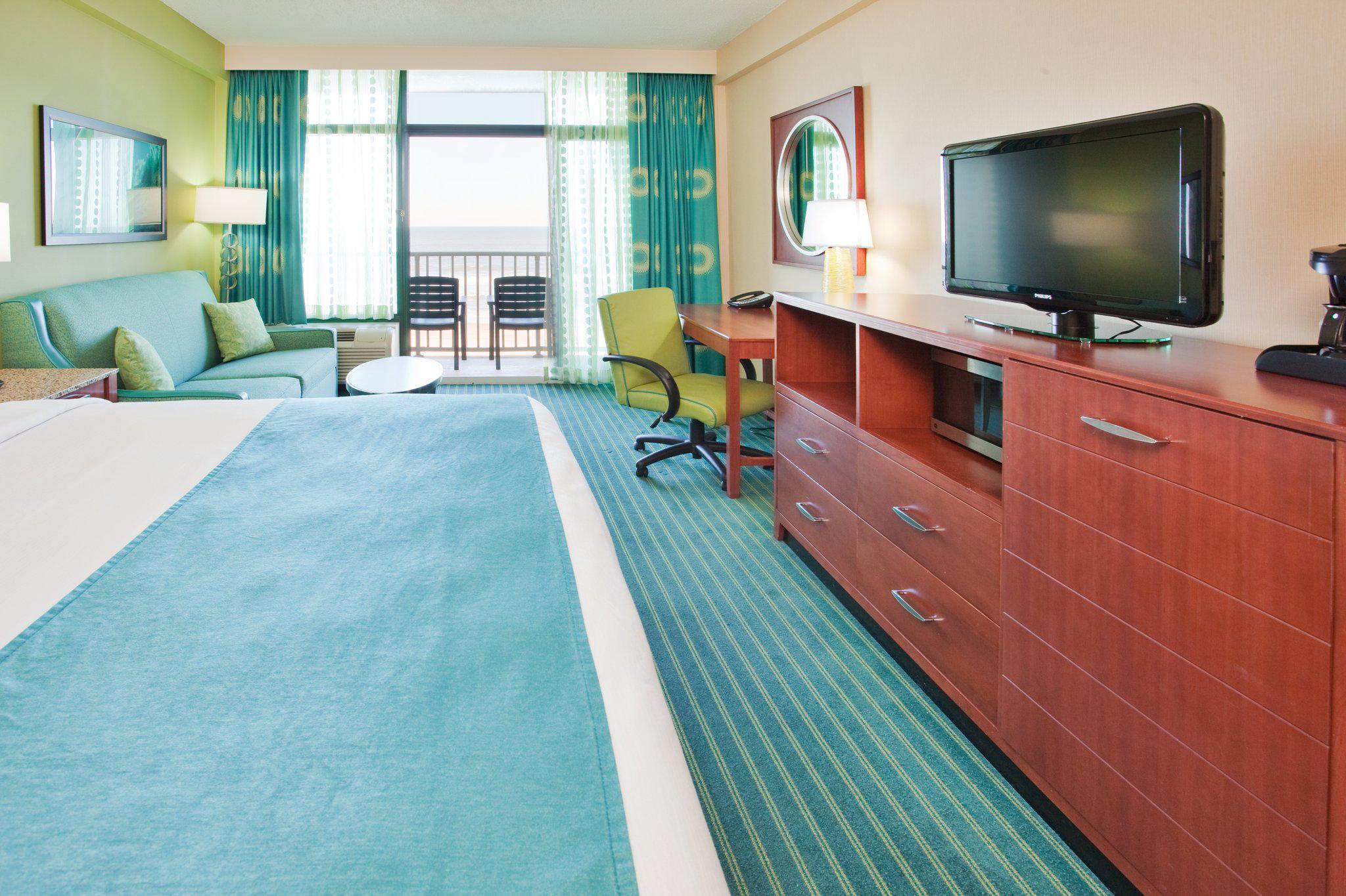 Holiday Inn & Suites Virginia Beach - North Beach Photo