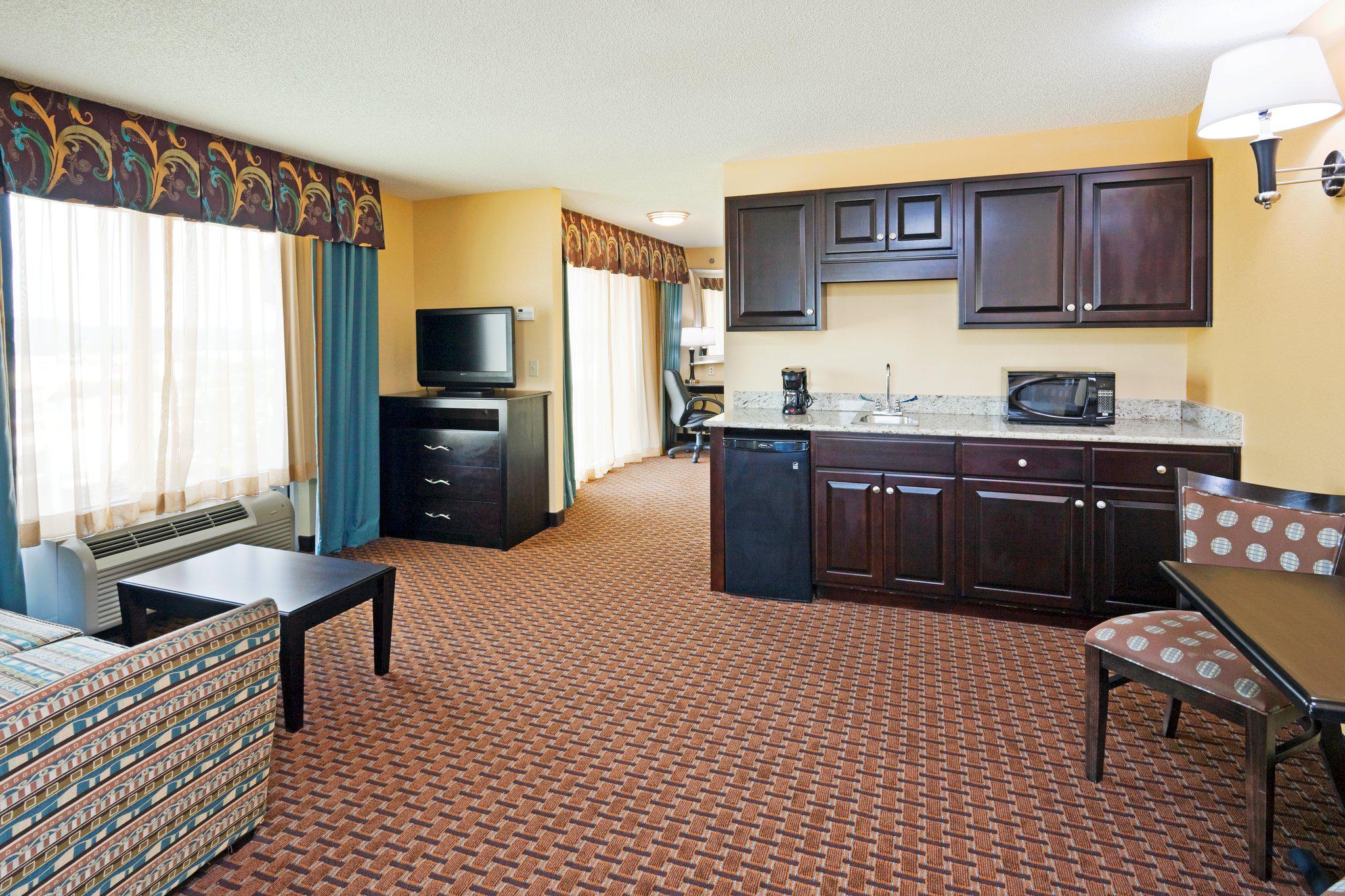 Holiday Inn Express & Suites Somerset Central Photo