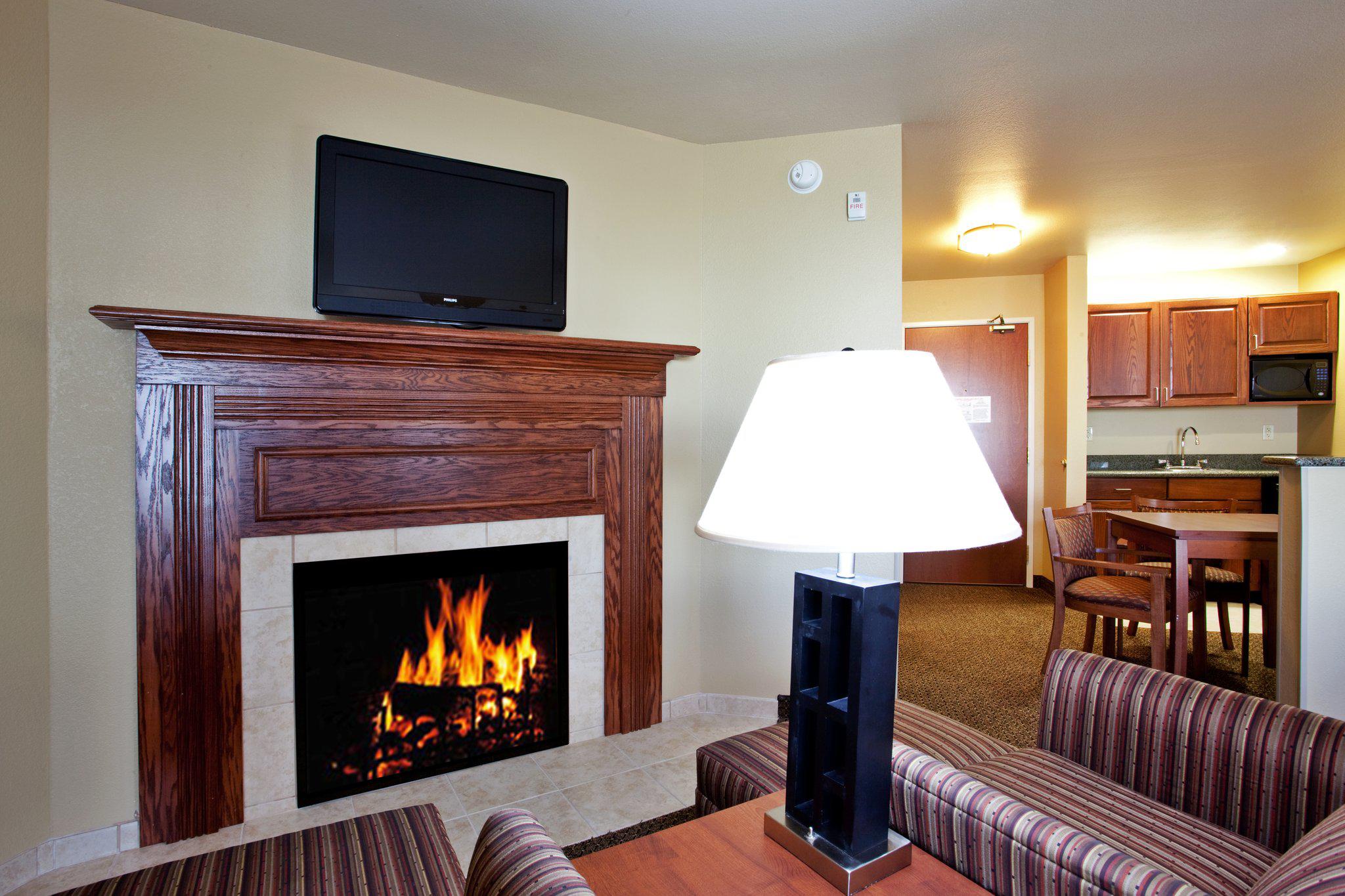 Holiday Inn Express & Suites Lewisburg Photo