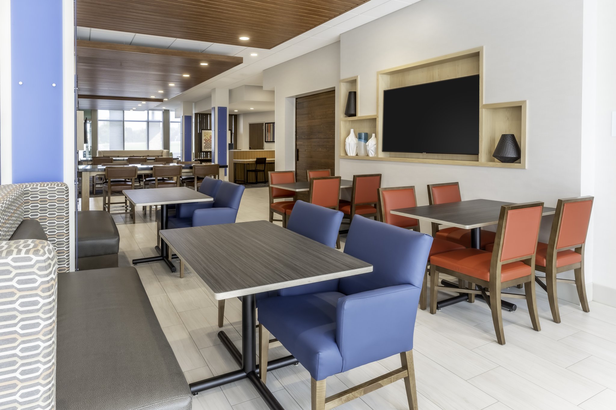 Holiday Inn Express & Suites Milwaukee – West Allis by IHG Image