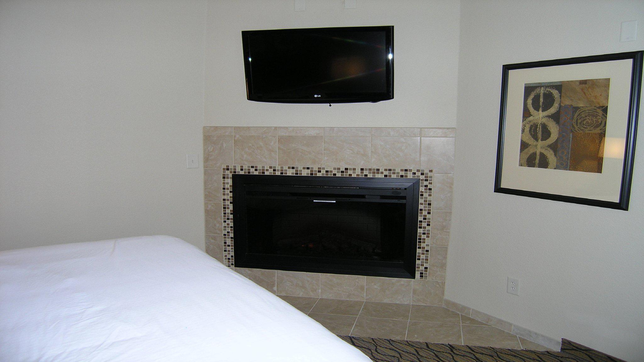 Holiday Inn Express & Suites Belle Vernon Photo