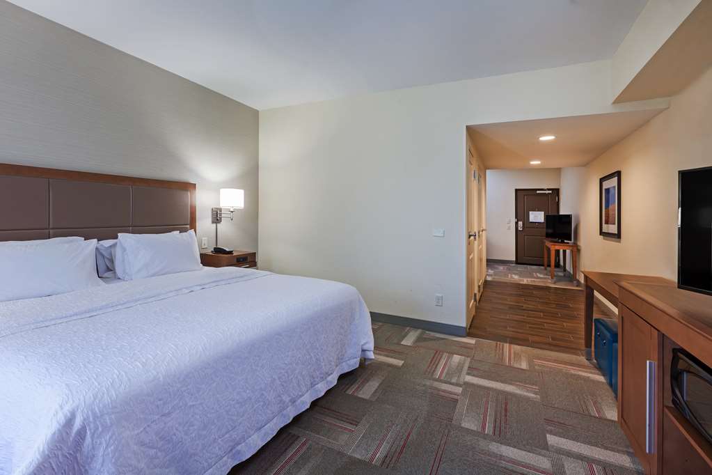 Hampton Inn & Suites Claremore Image