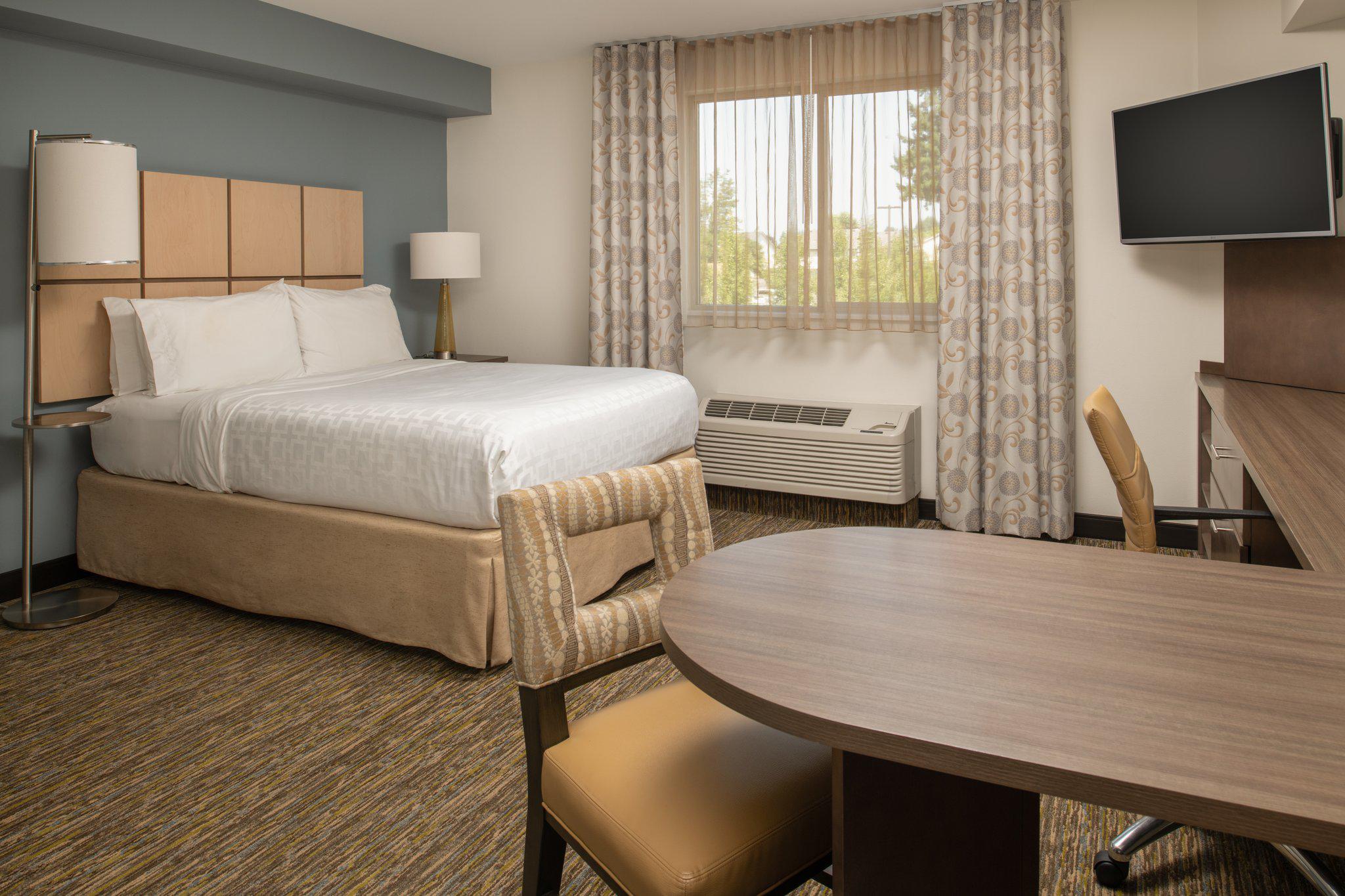 Candlewood Suites Vancouver-Camas Photo