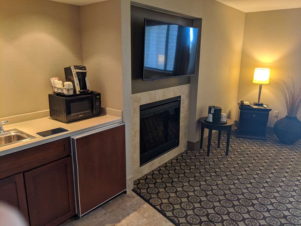 King Suite with fireplace