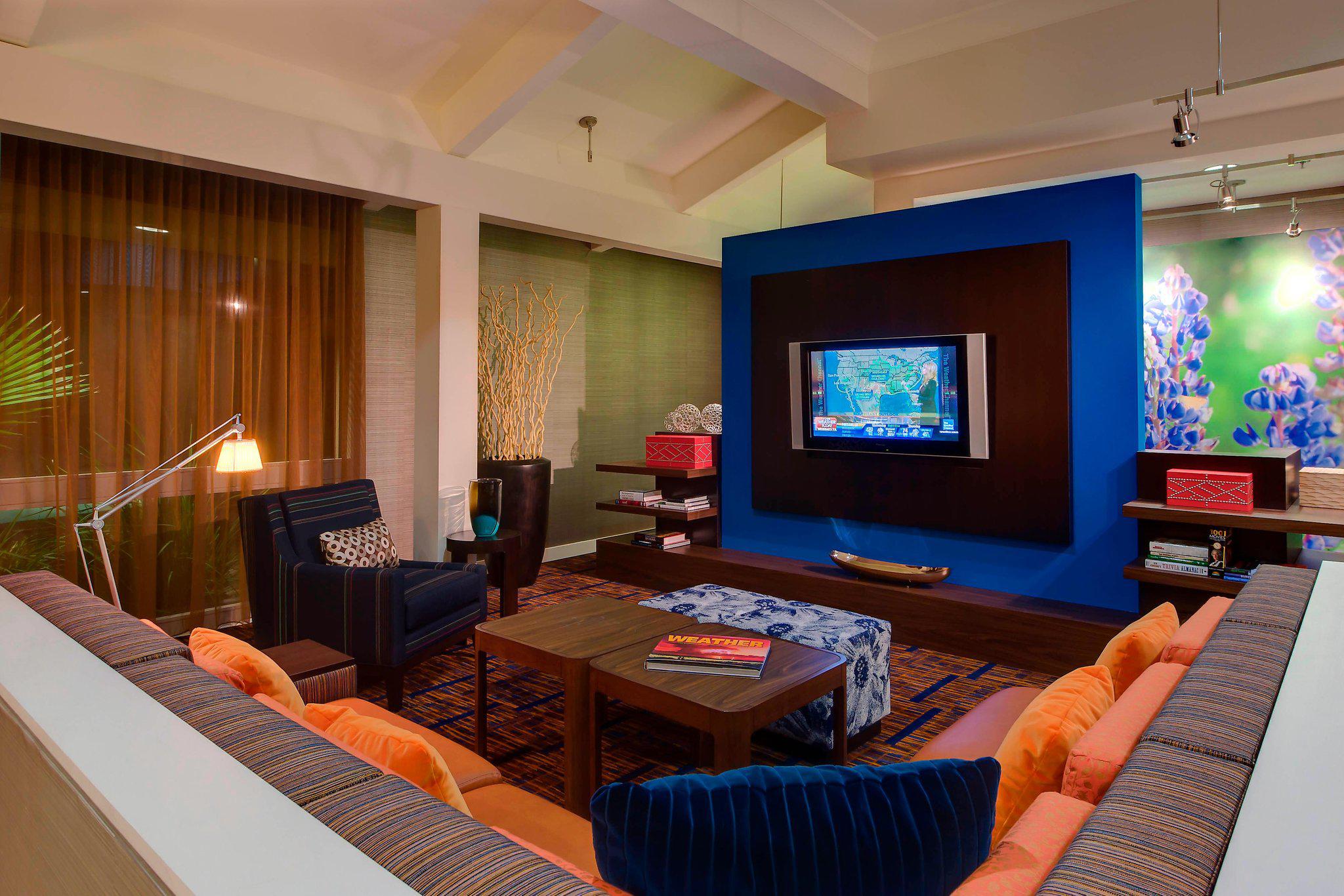 Courtyard by Marriott Houston Brookhollow Photo