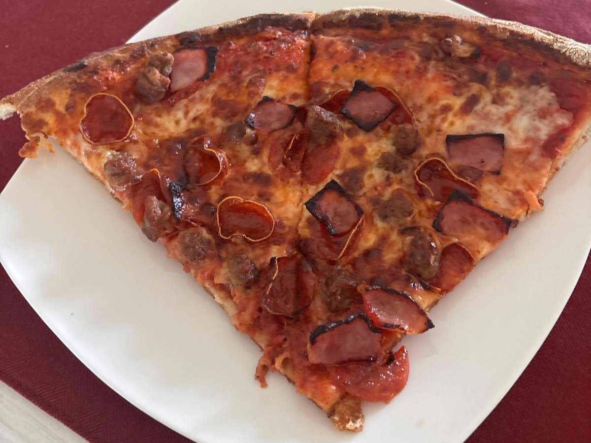 16" Carnivore Pizza