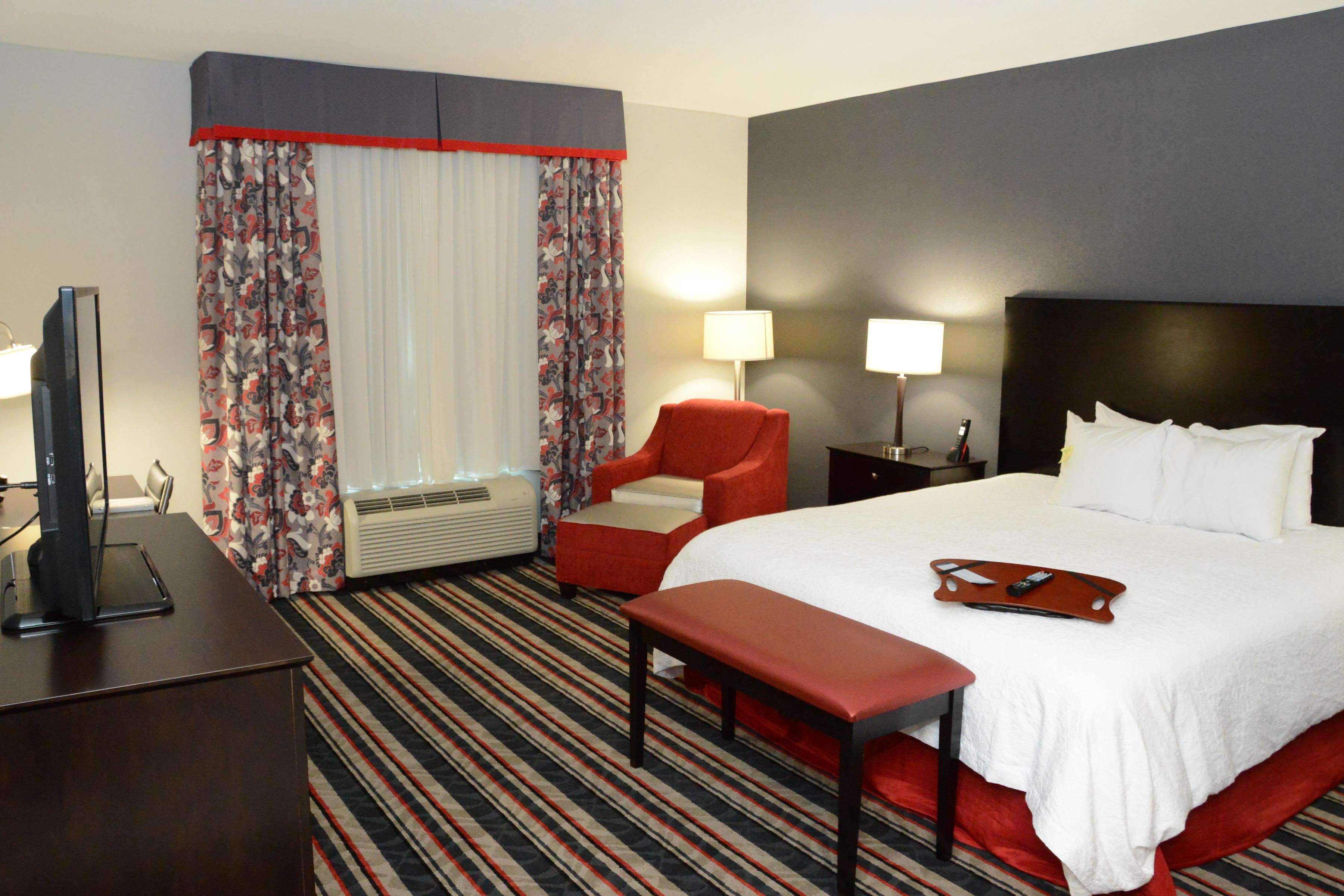 Hampton Inn & Suites Albany At Albany Mall Photo