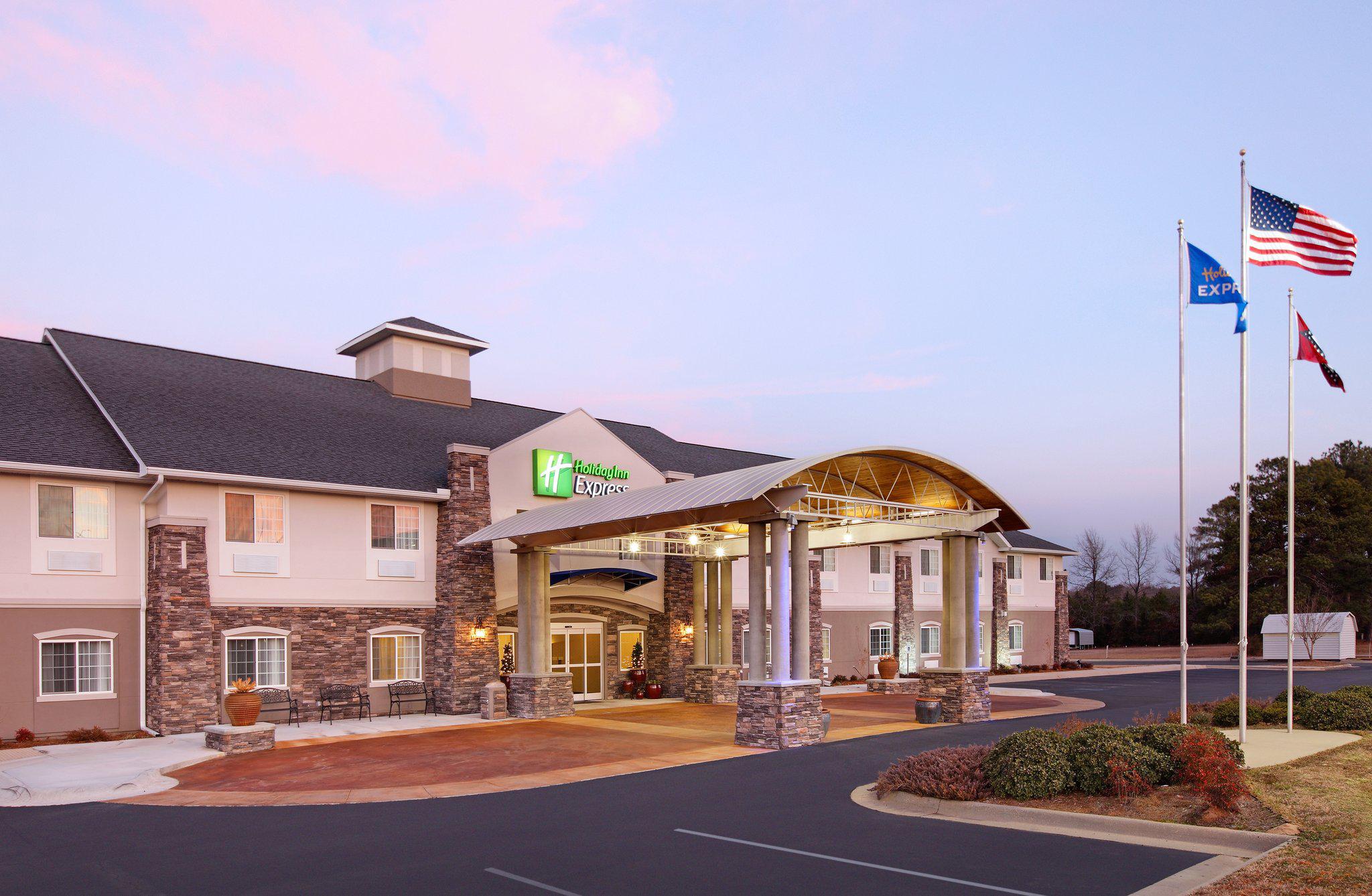 Holiday Inn Express Monticello Photo