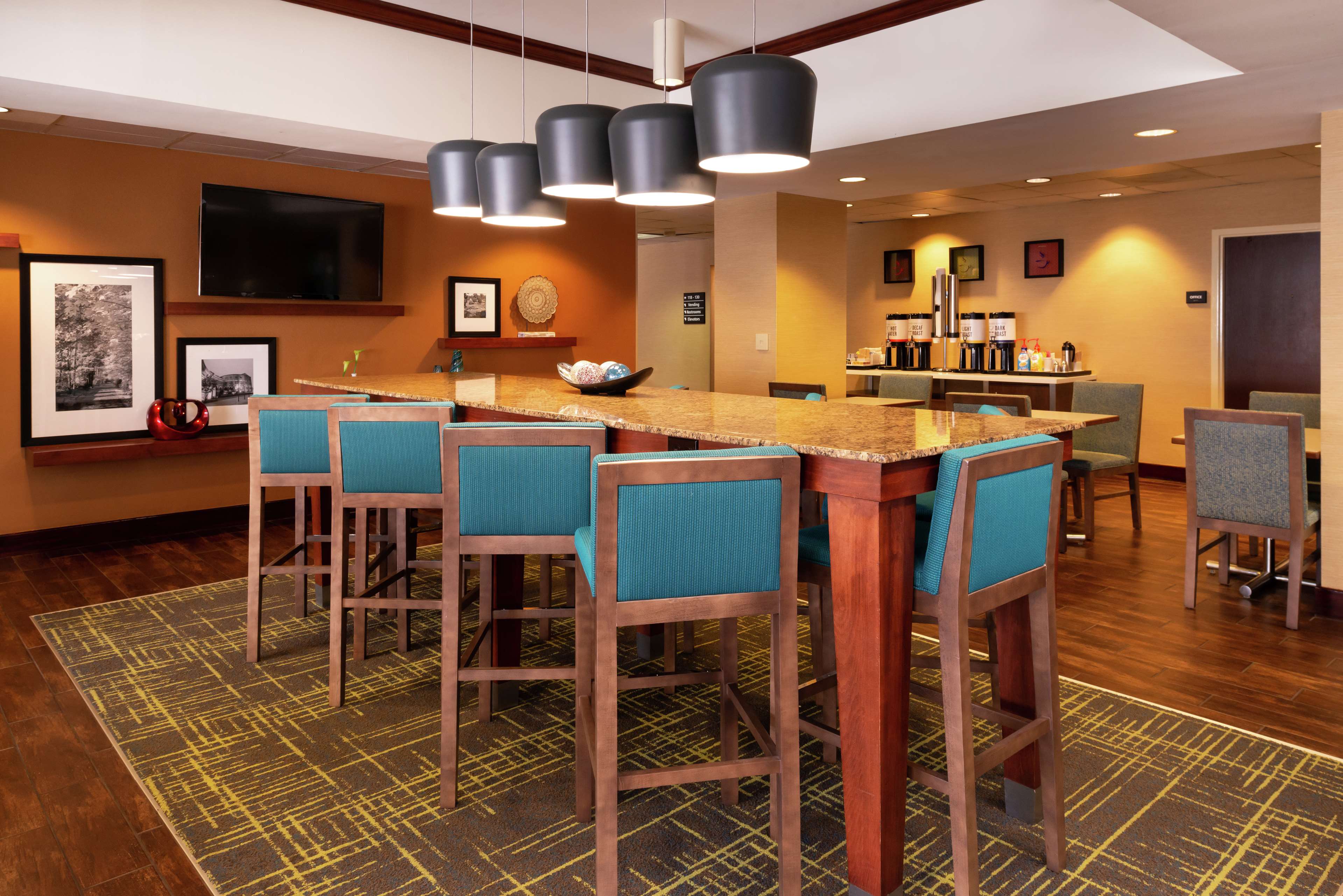 Hampton Inn Greensboro-Airport Photo