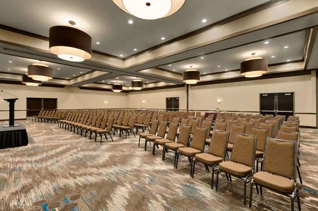 Images DoubleTree by Hilton Hotel San Bernardino