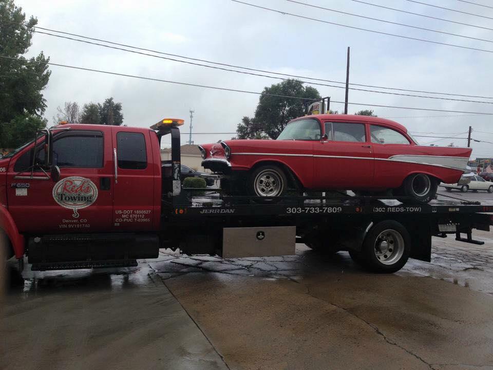 Red's Towing Photo