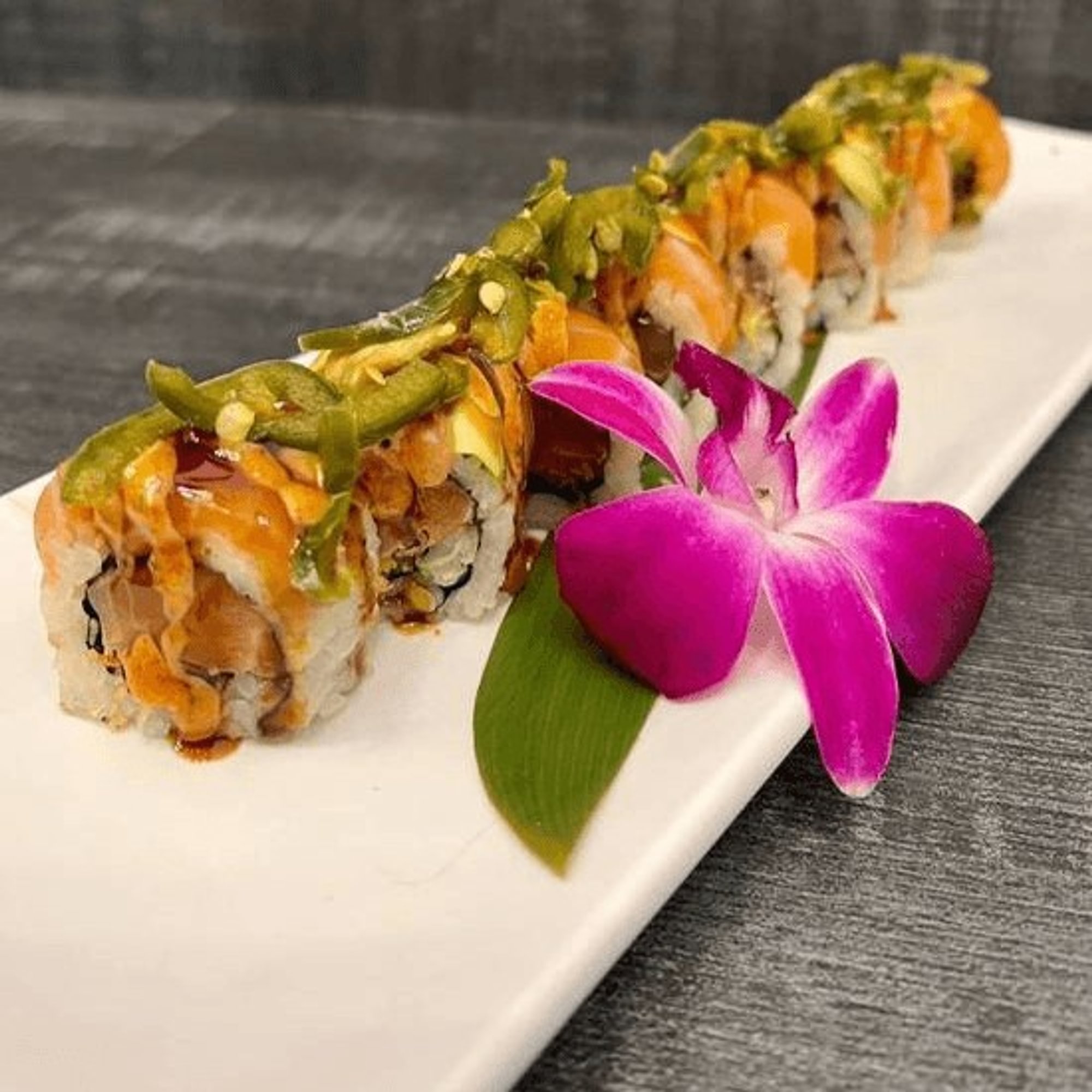 Salmon Lover Roll (8pc)