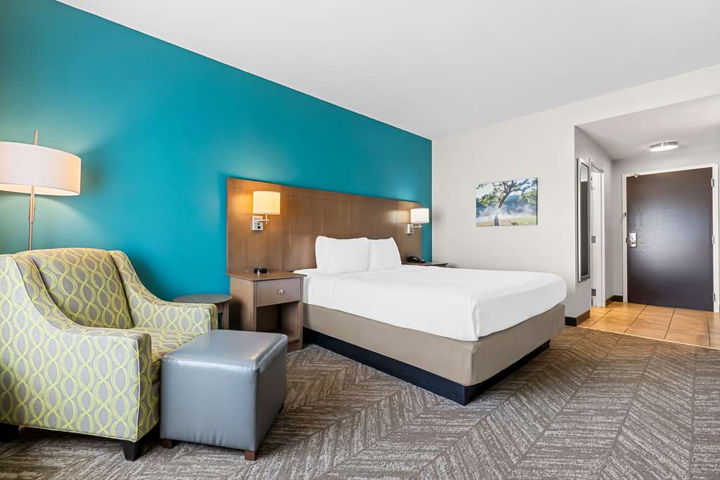 Best Western Plus Bolivar Hotel & Suites Image