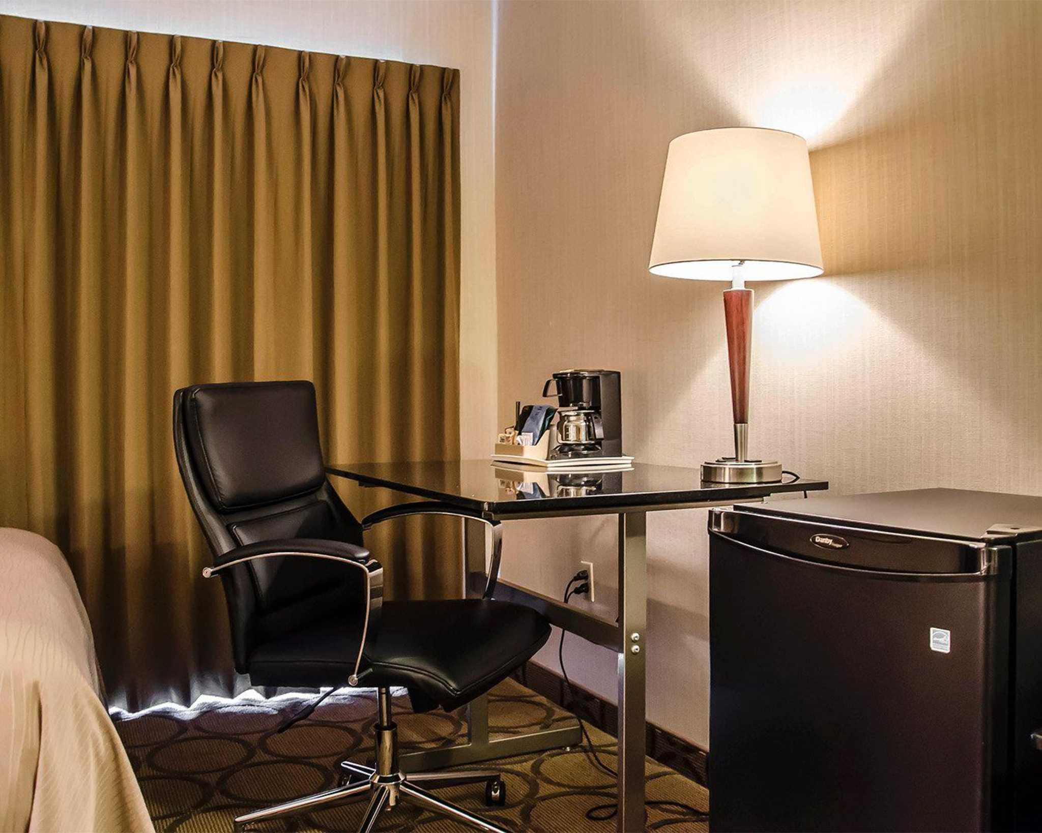 Images Comfort Inn South Shore