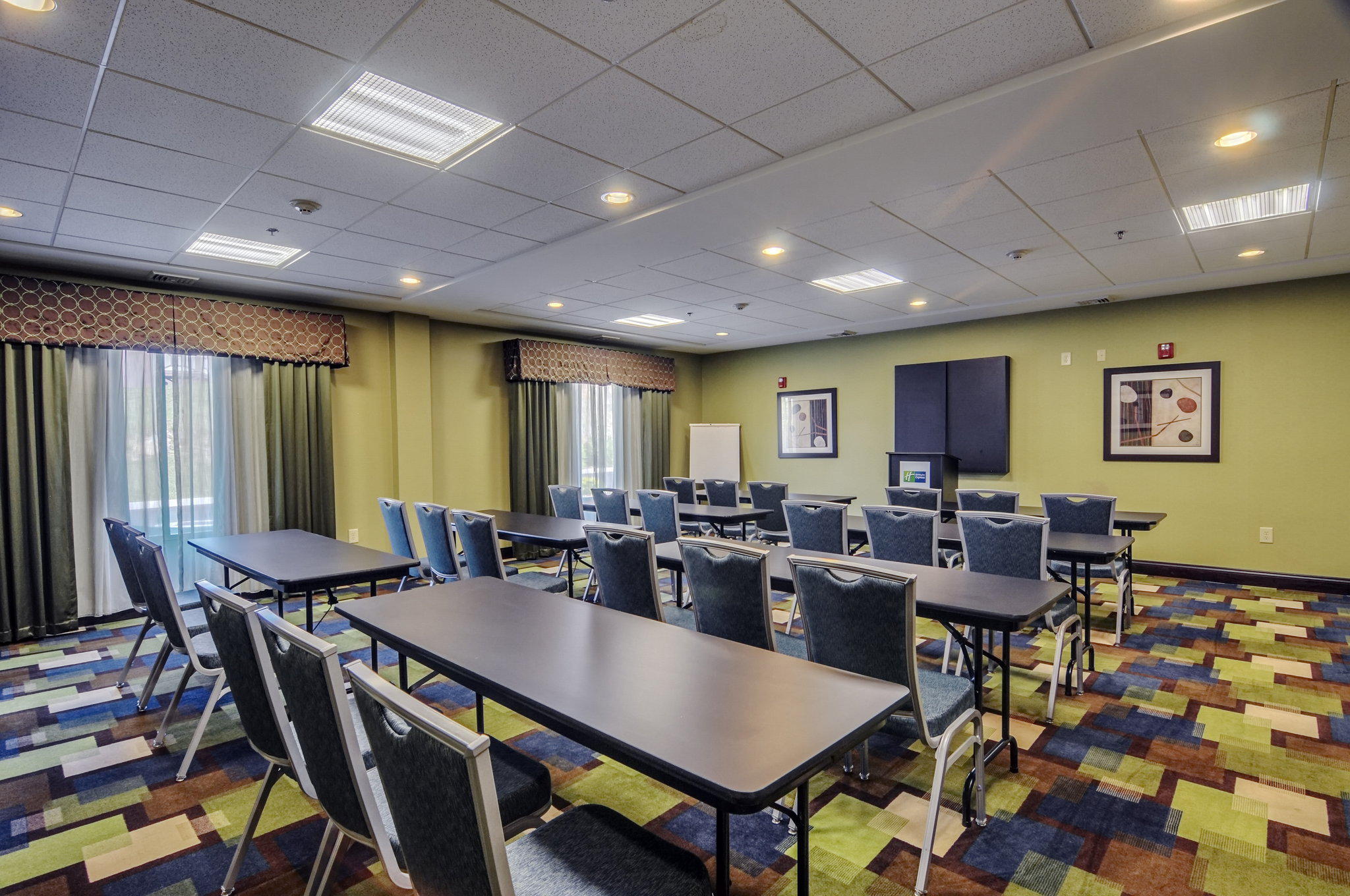 Holiday Inn Express & Suites Wytheville Photo