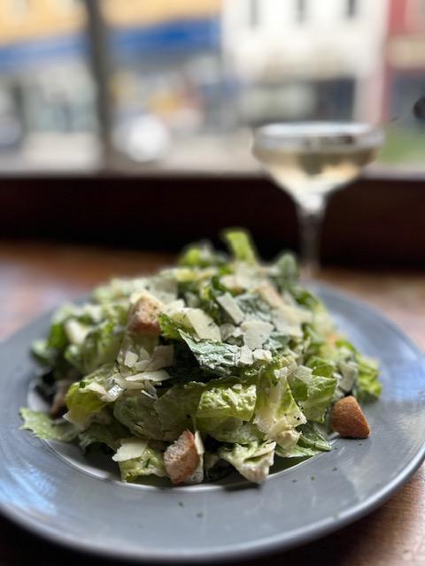 CLASSIC CAESAR SALAD