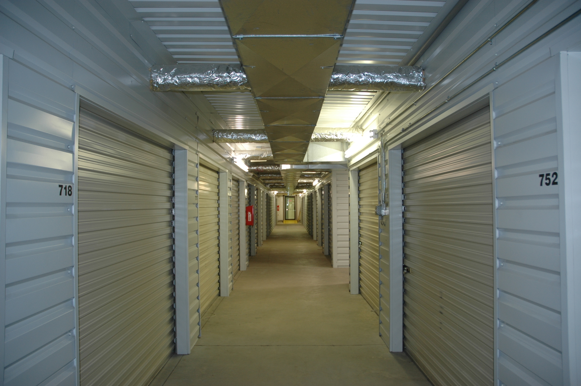Climate controlled internal units with large well-lit corridors