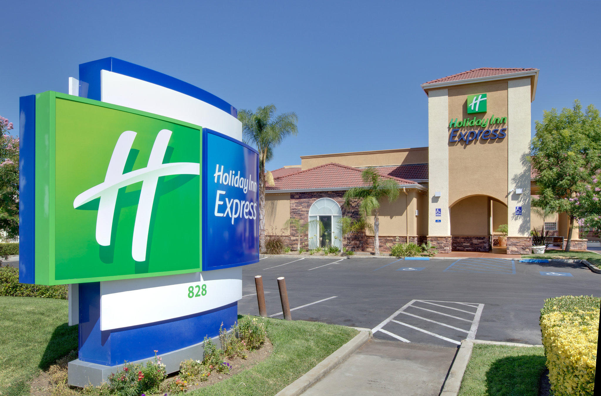 Holiday Inn Express Oakdale Photo