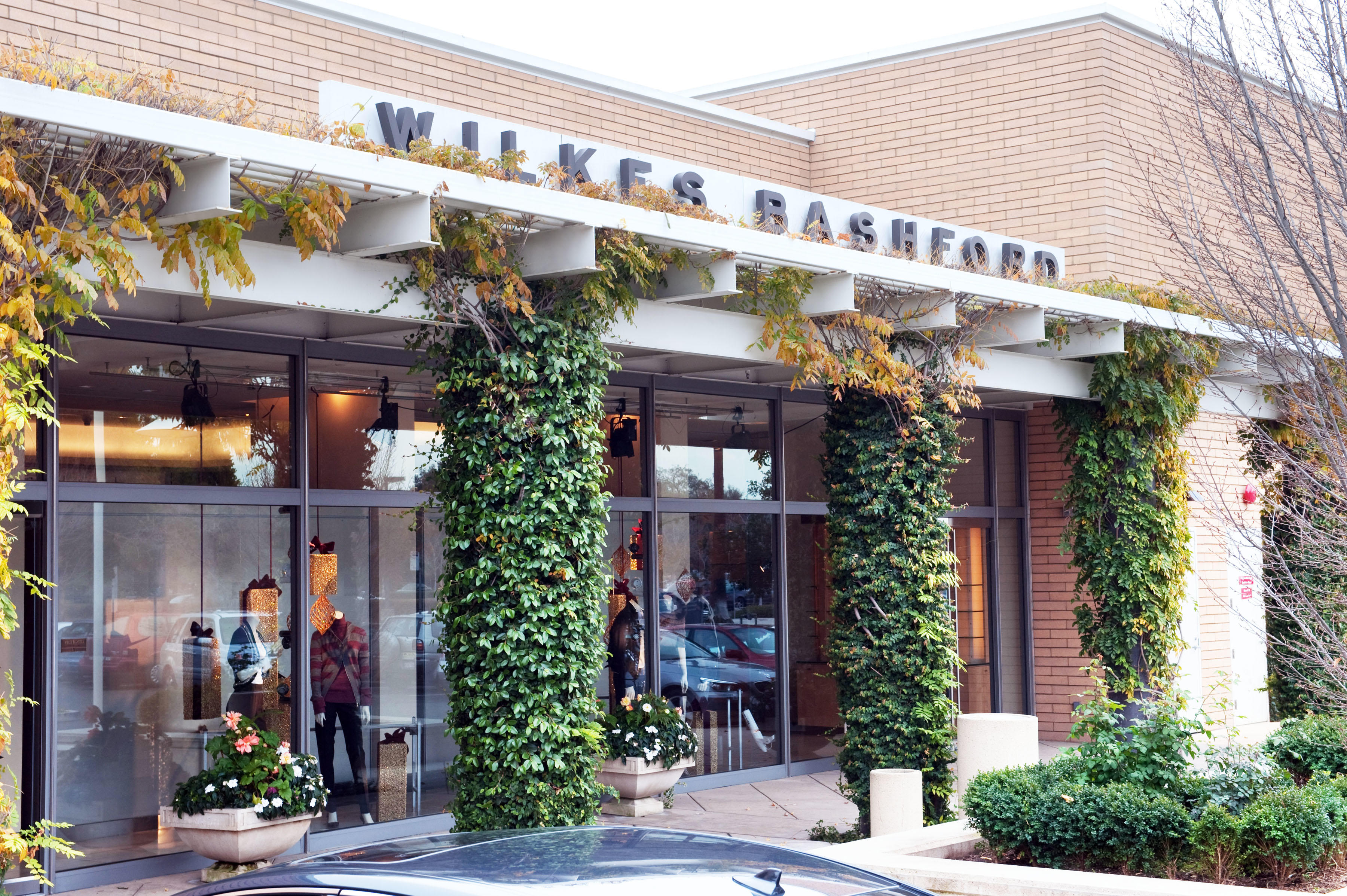 Welcome to Wilkes!
450 Stanford Shopping Center
Palo Alto, California
