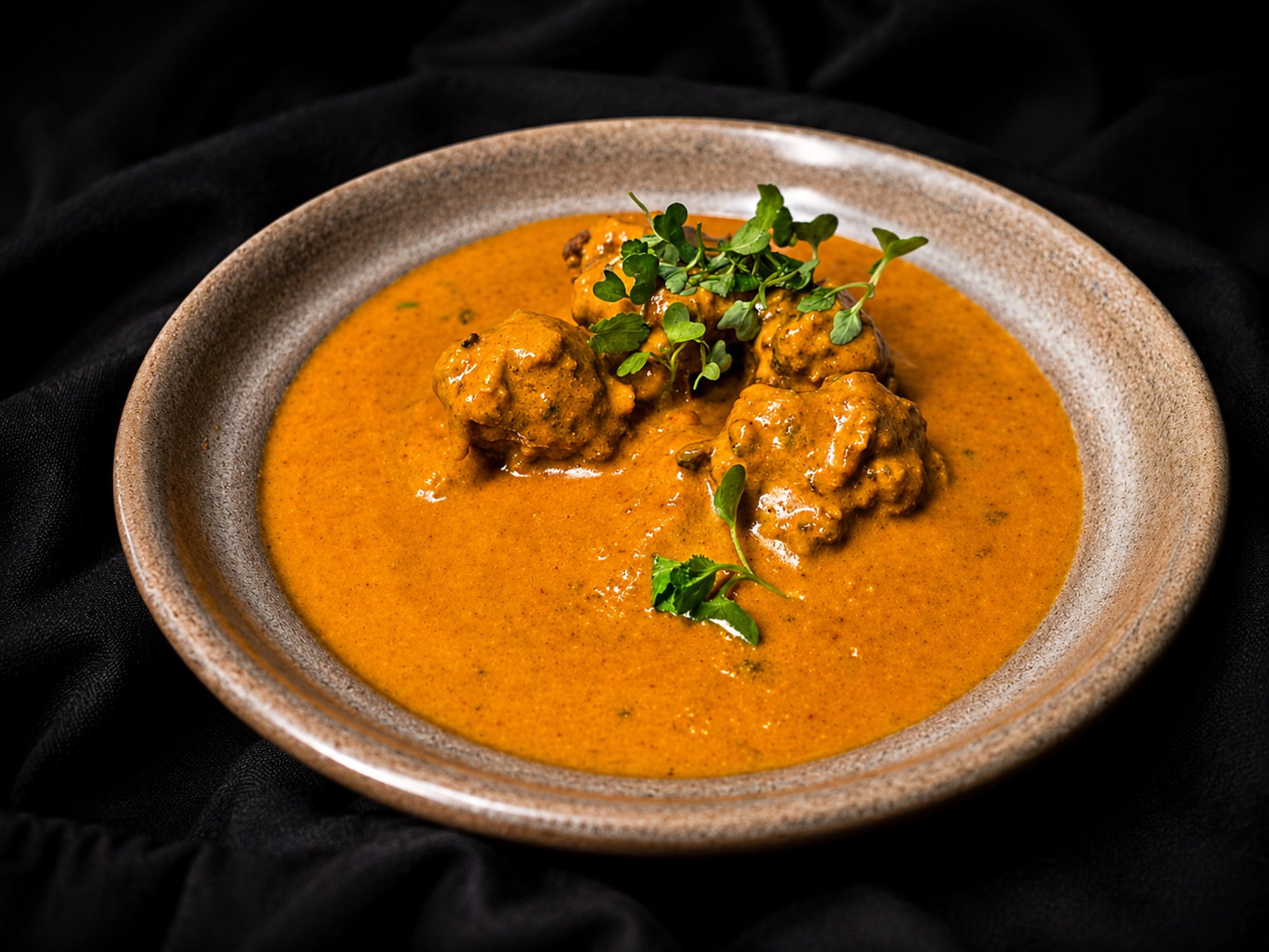 Rasile Aloo-Pakode Curry
