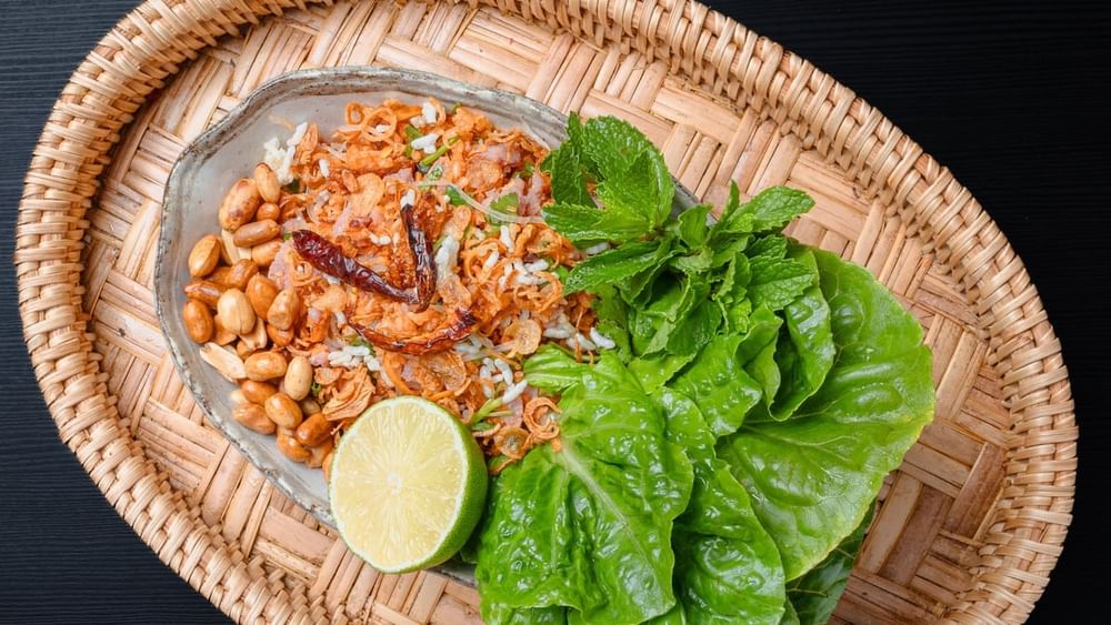 Nam Khao (Crispy Rice Salad) ແນມເຂົ້າ