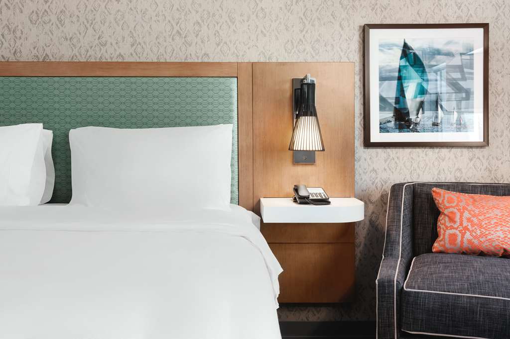 Hampton Inn Bellingham Airport Image