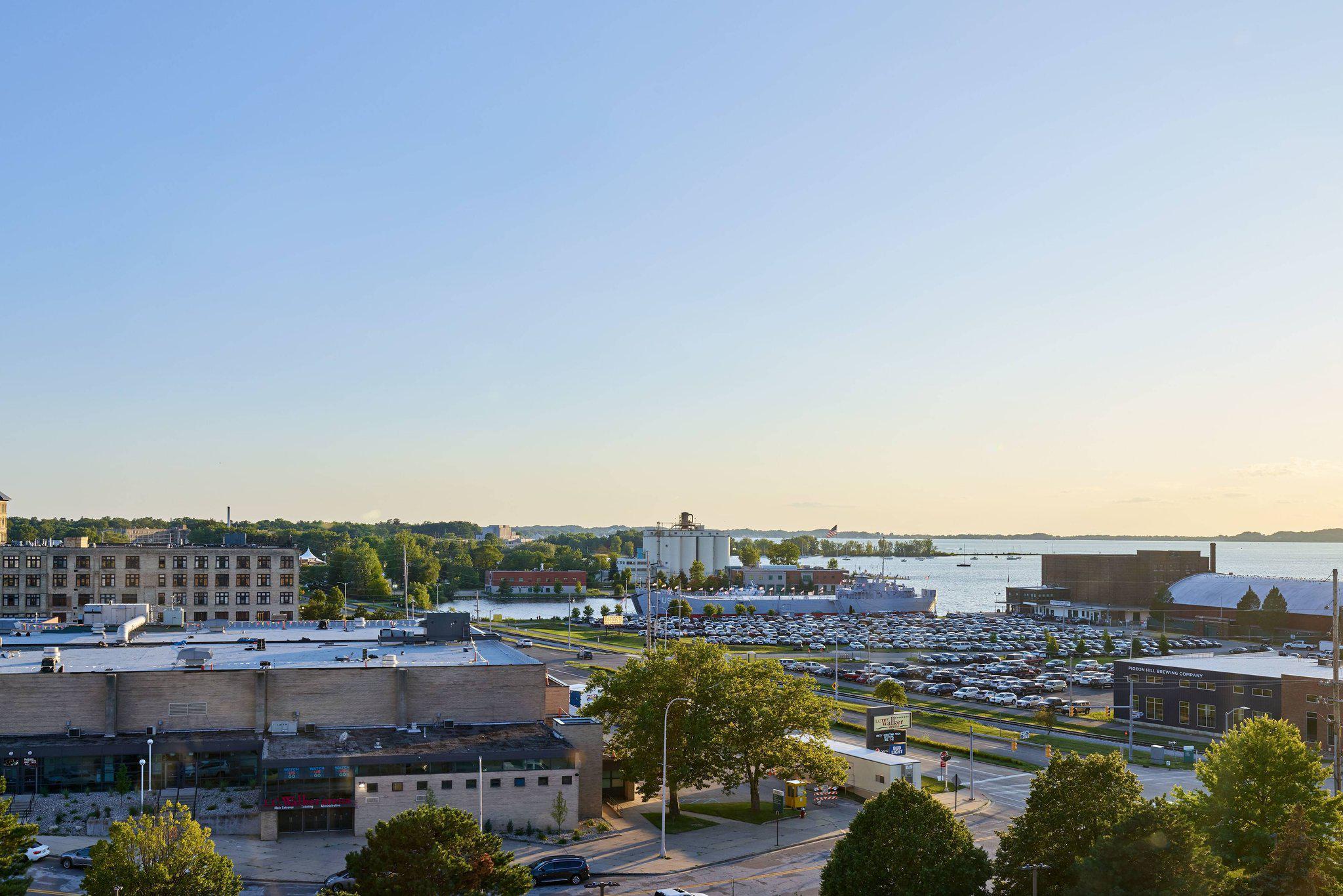 Delta Hotels by Marriott Muskegon Downtown Photo