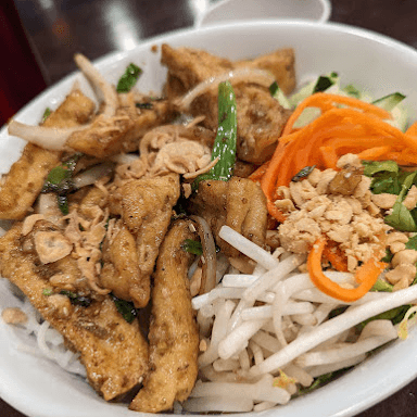 V4. Stir fry Tofu w/ Vermicelli (Bun Tofu Xao)