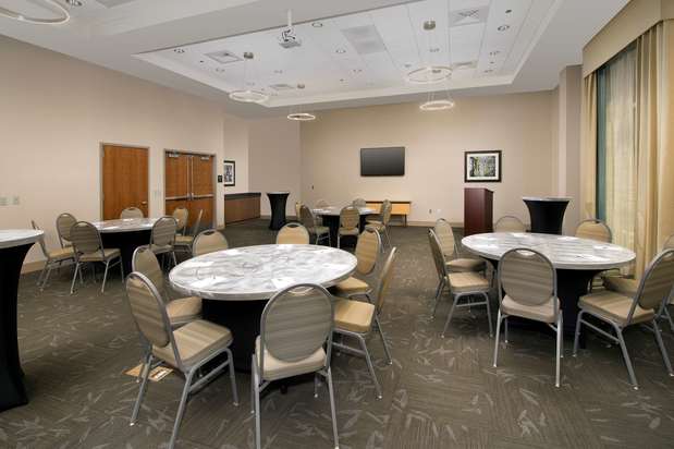 Images Hampton Inn Wilmington Downtown