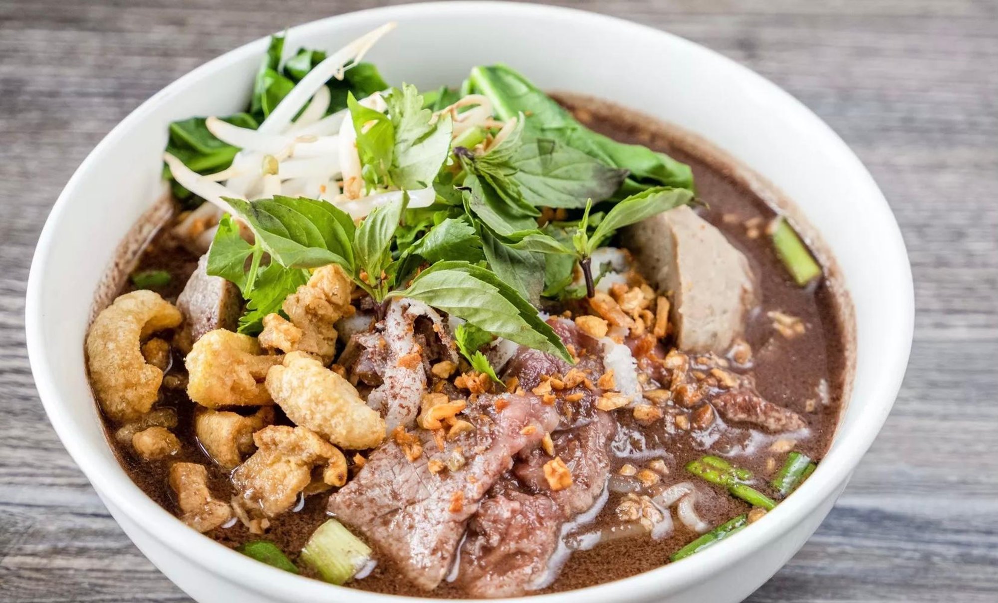 signature thai boat noodle