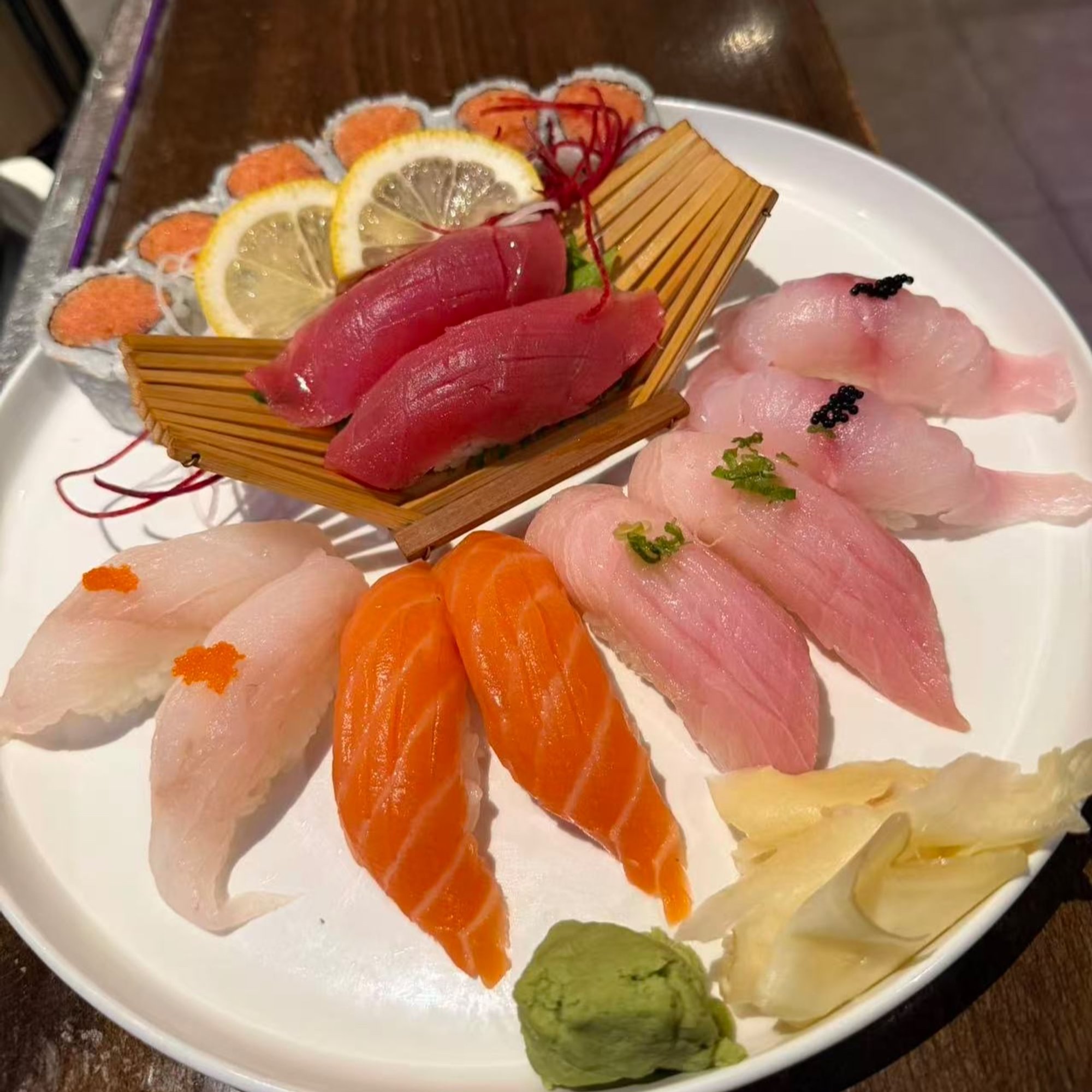 Sushi Deluxe Entree