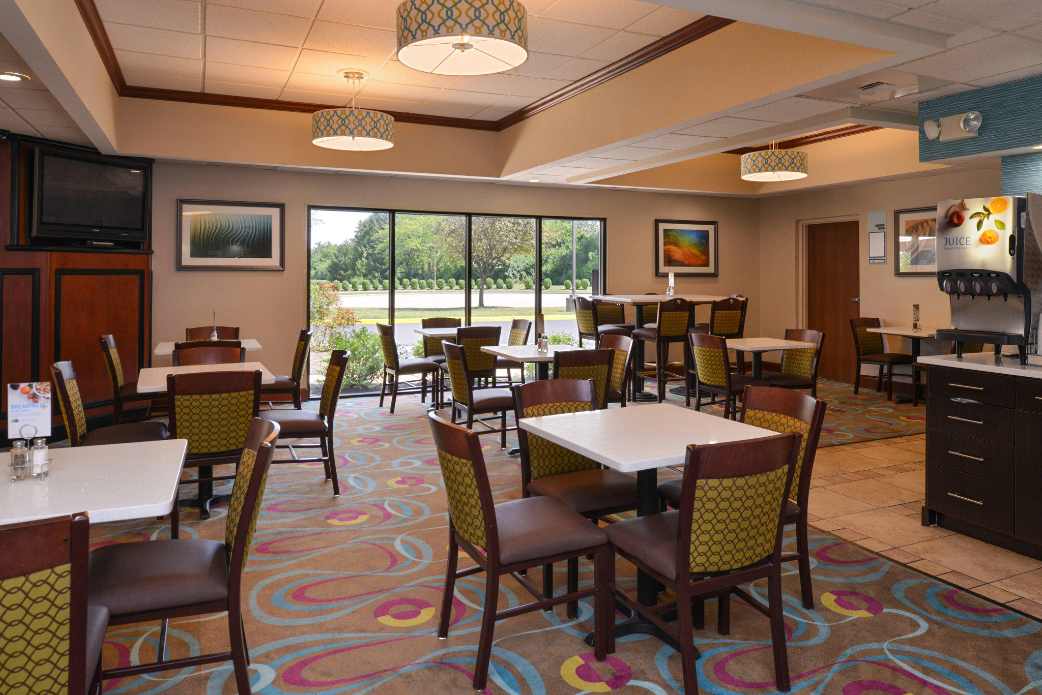 Holiday Inn Express & Suites Dayton-Huber Heights Photo