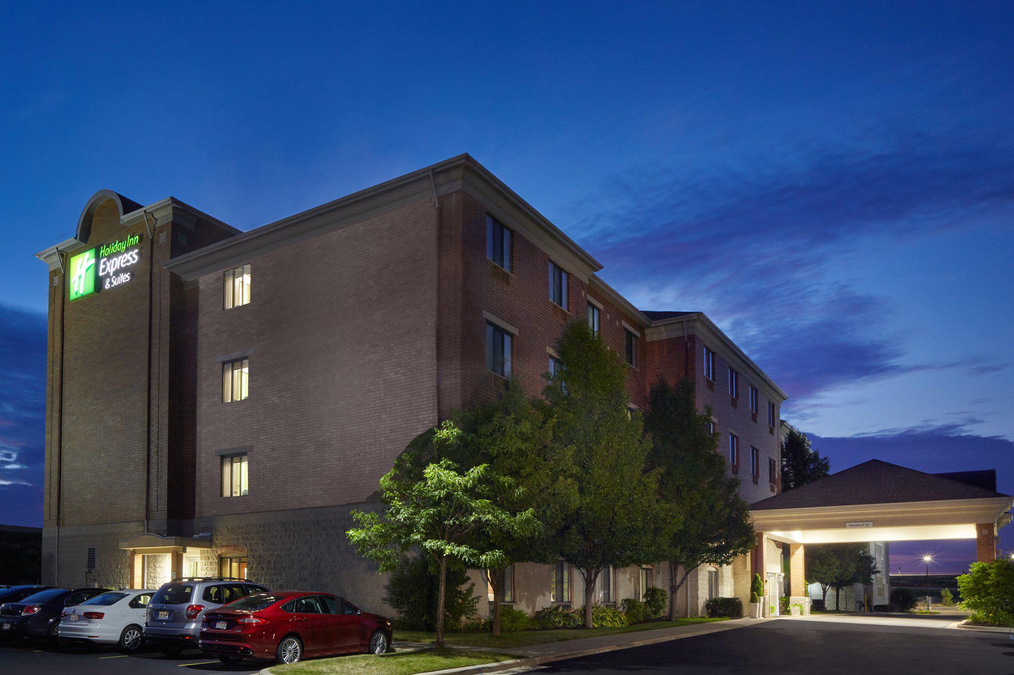 Holiday Inn Express & Suites Grand Rapids - South Photo