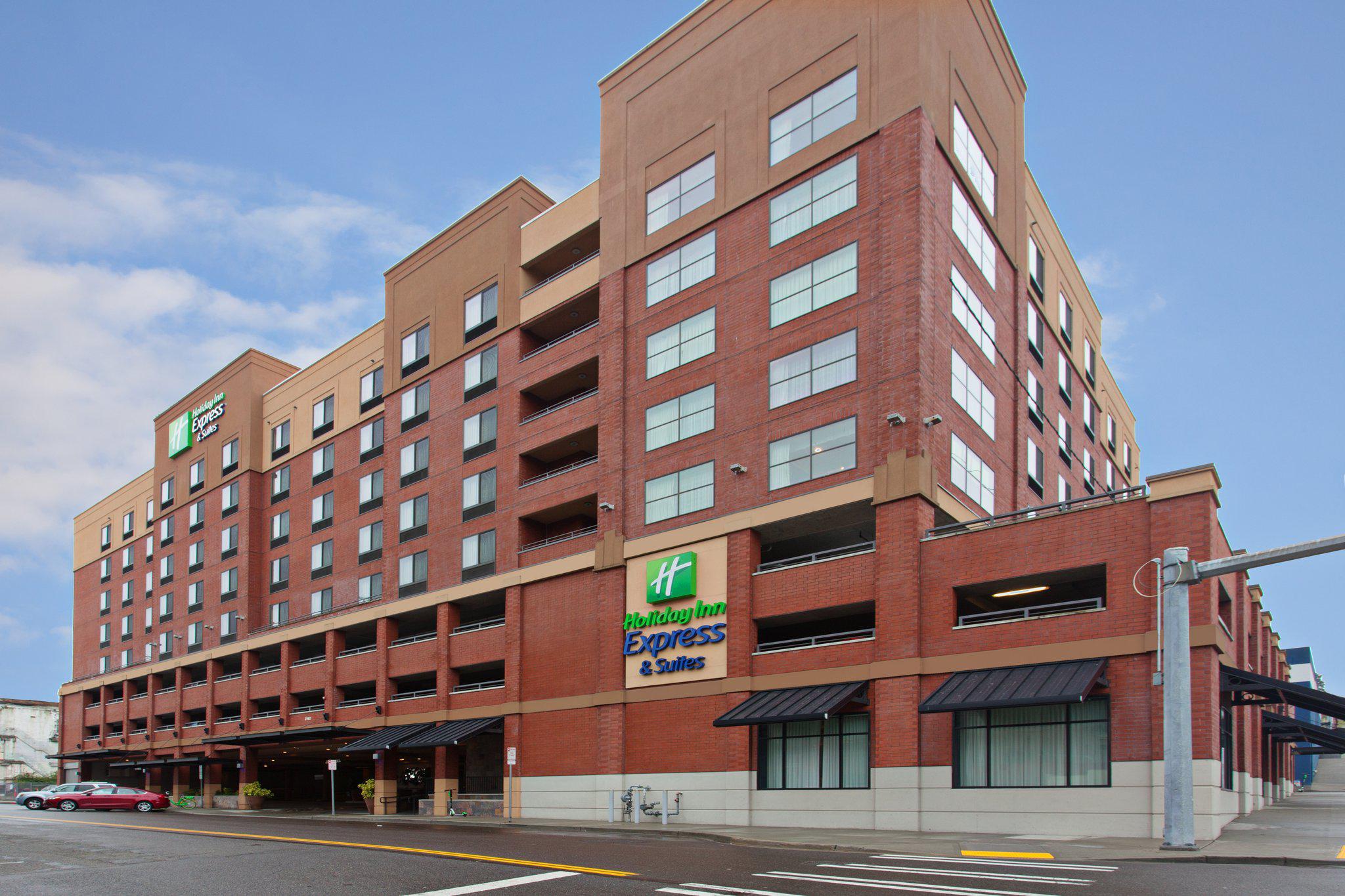 Holiday Inn Express & Suites Tacoma Downtown Photo