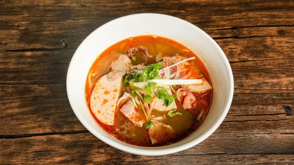 P4. Vietnamese Spicy Noodle Soup - Bun Bo Hue