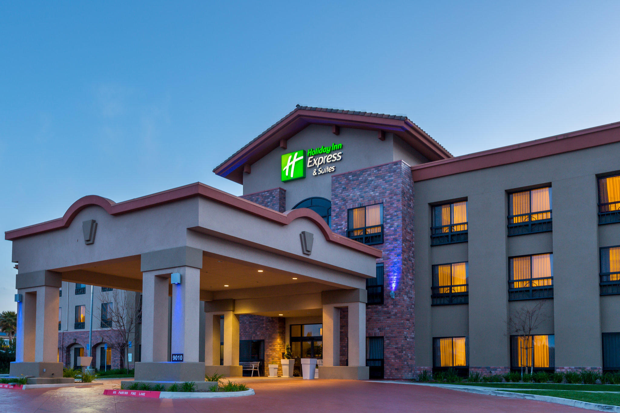 Holiday Inn Express & Suites Atascadero Photo