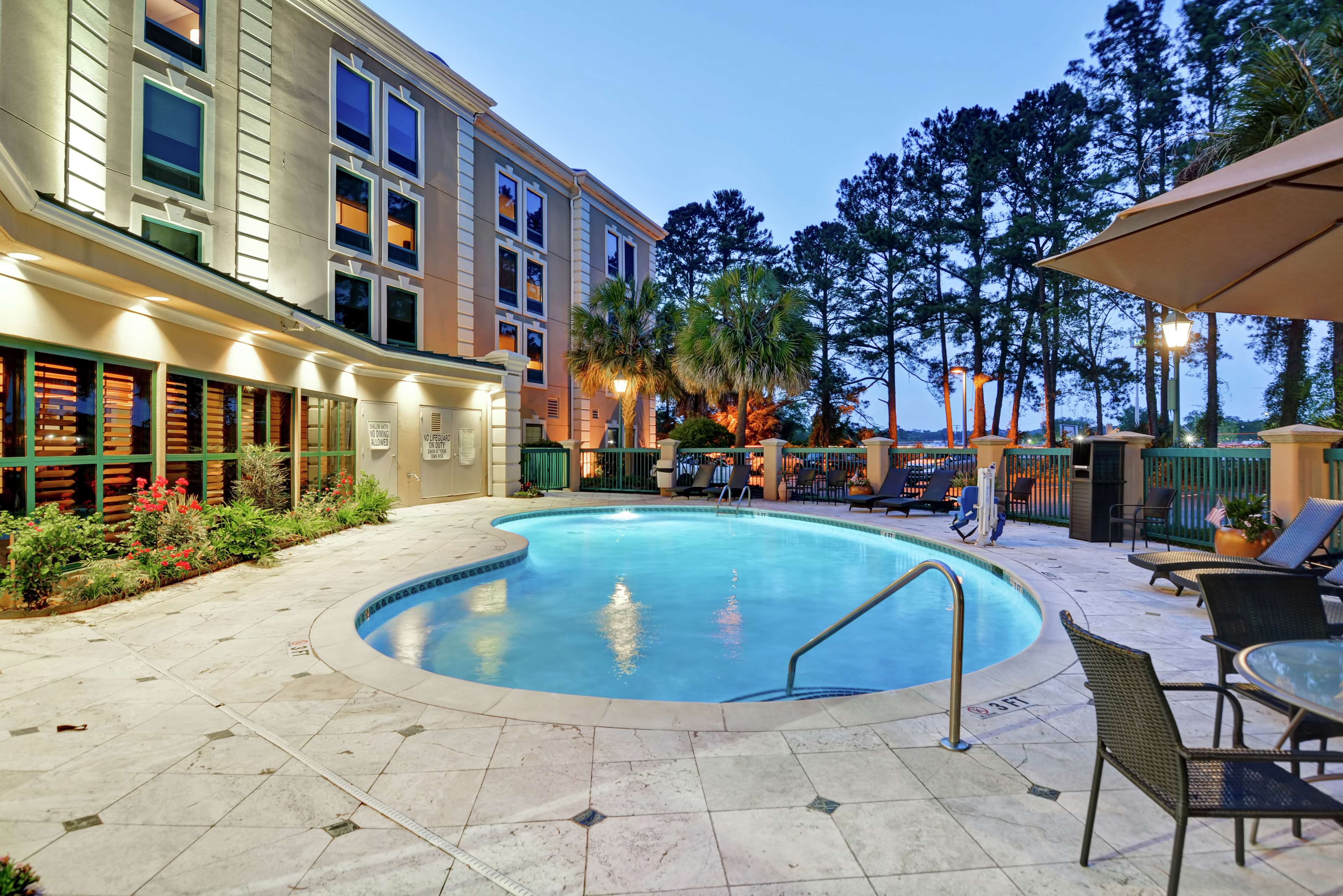 Hampton Inn Charleston-North Photo