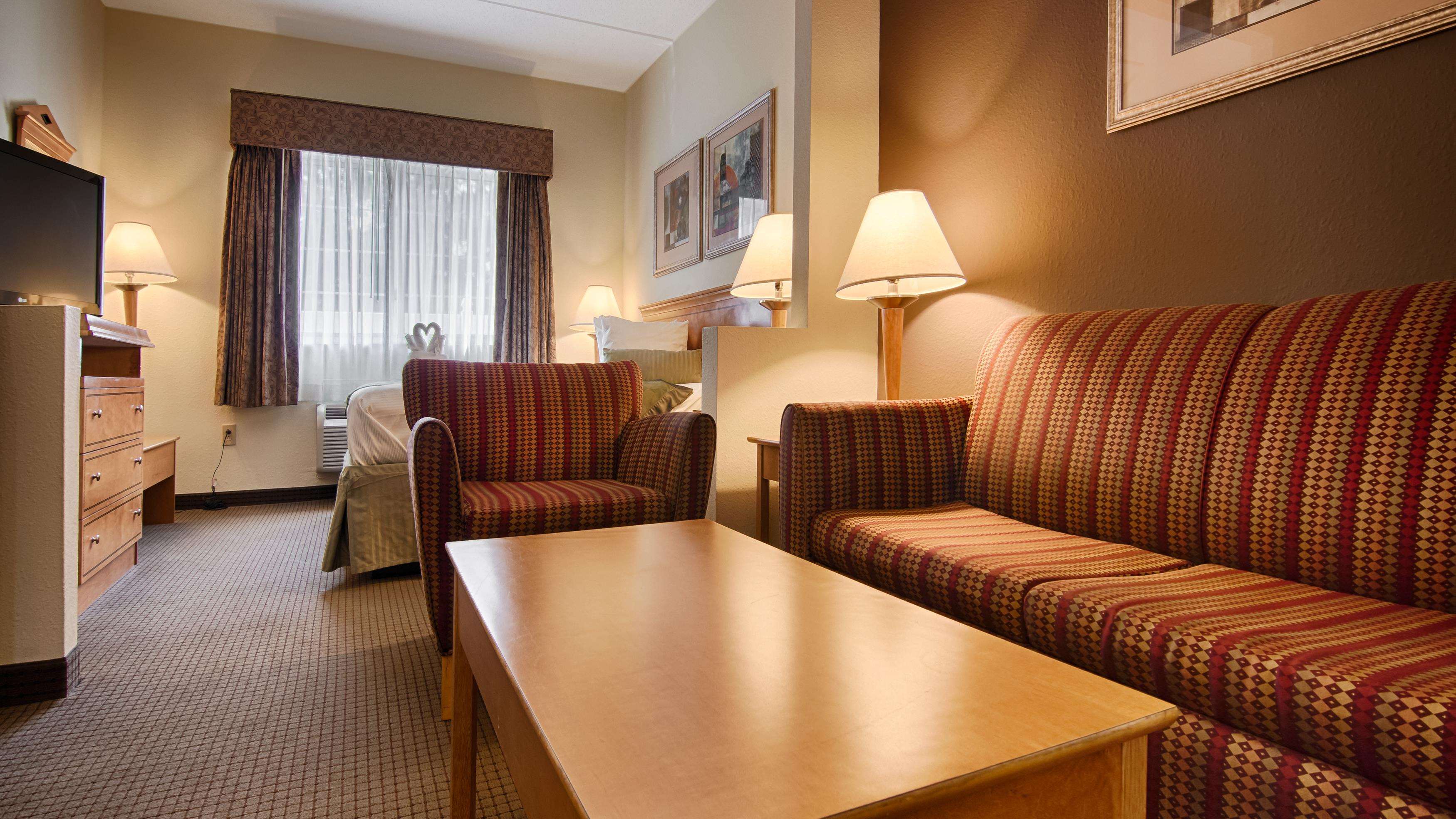 Best Western Plus Newport News Inn & Suites Photo