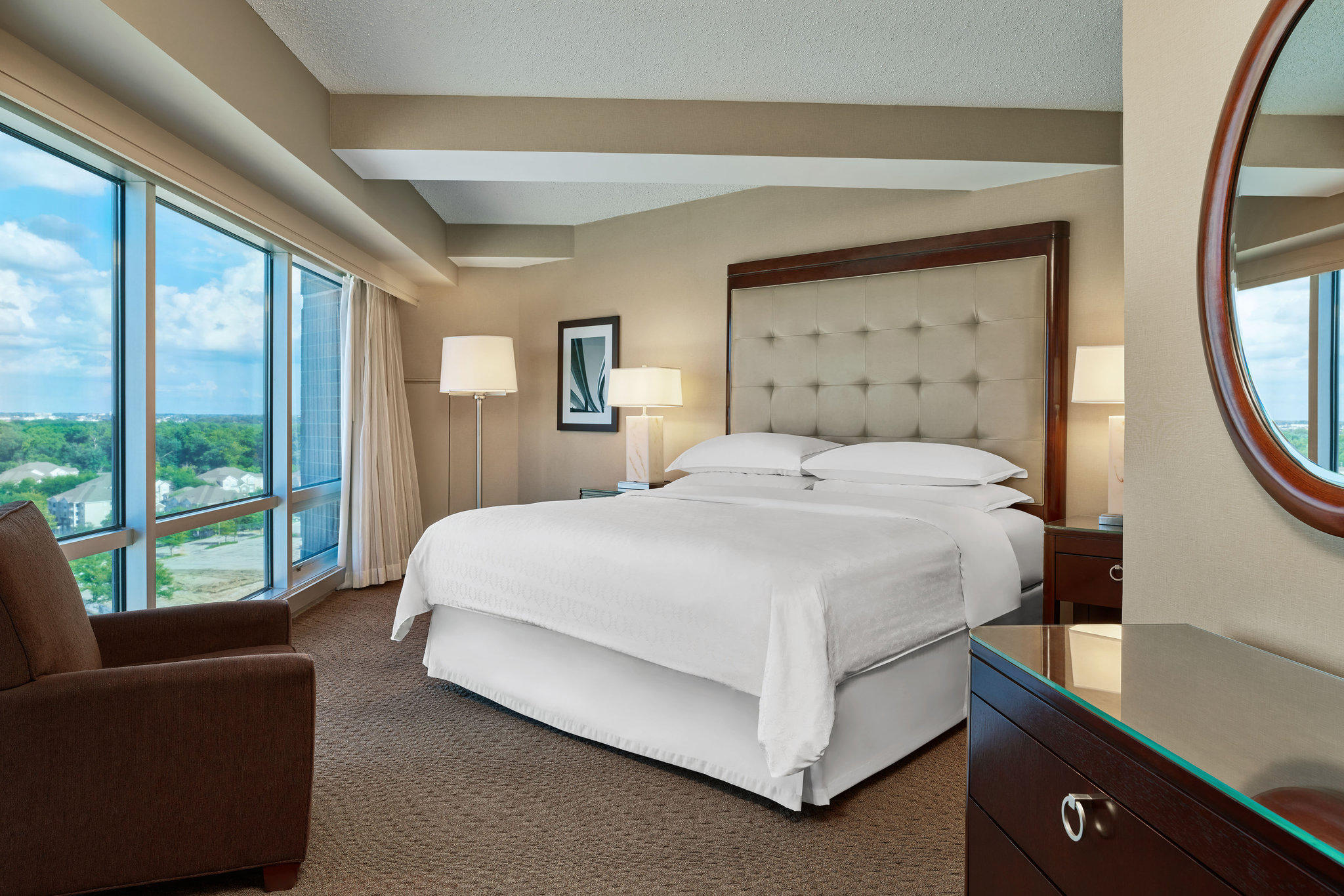 Sheraton Indianapolis Hotel at Keystone Crossing Photo