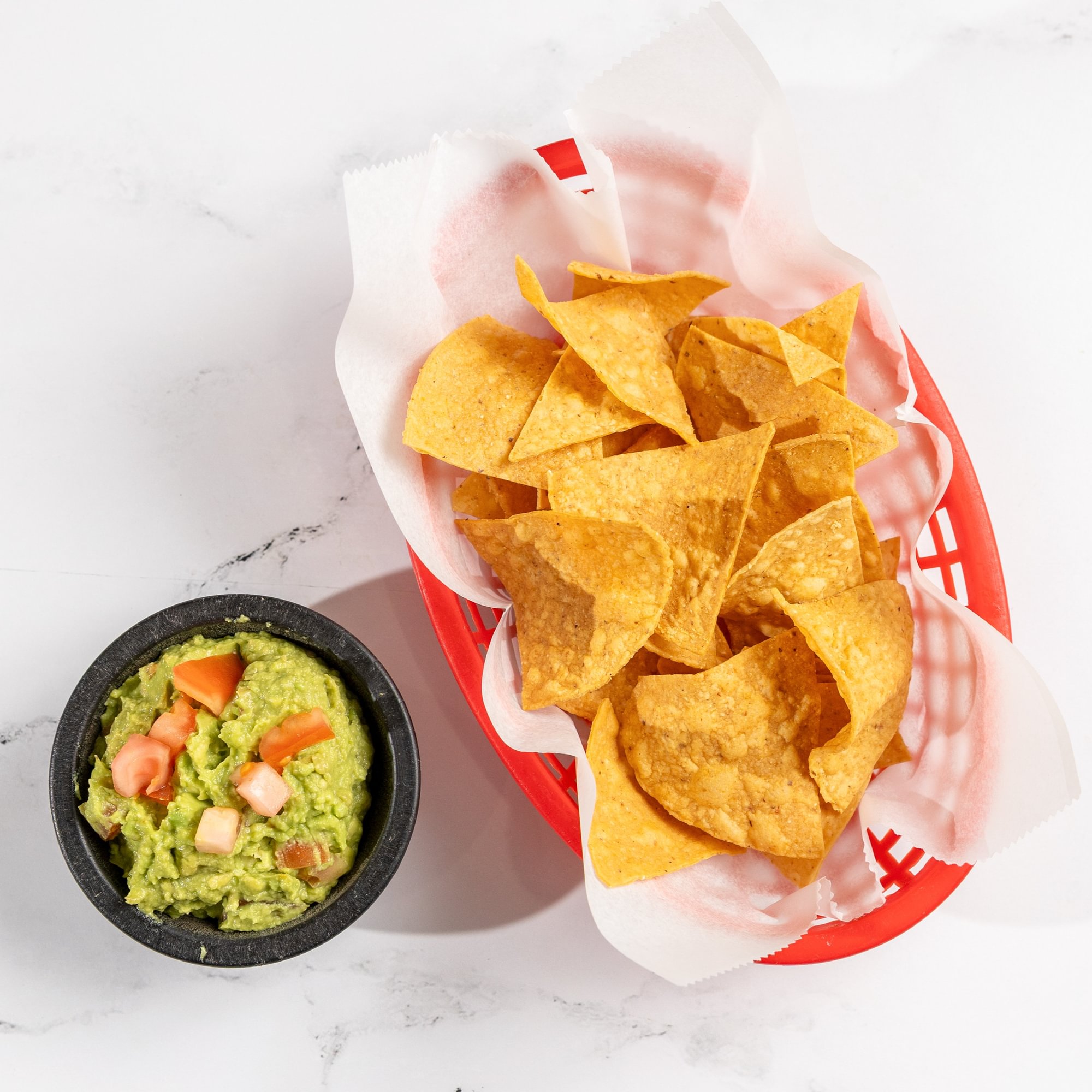 CHIPS / GUACAMOLE 8oz
