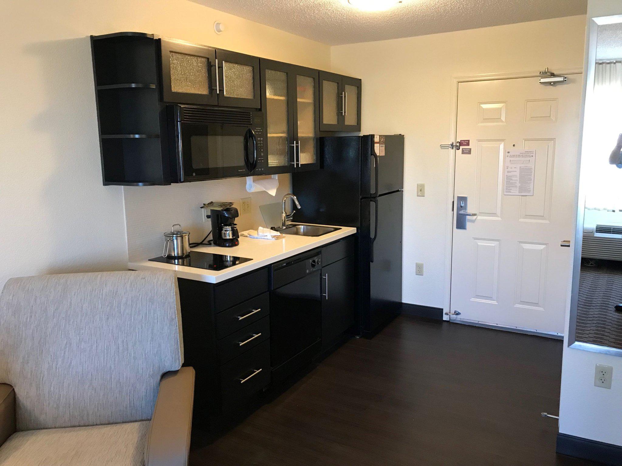 Candlewood Suites Fort Wayne - NW Photo