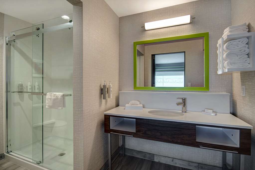 Hampton Inn & Suites Ontario Rancho Cucamonga Image