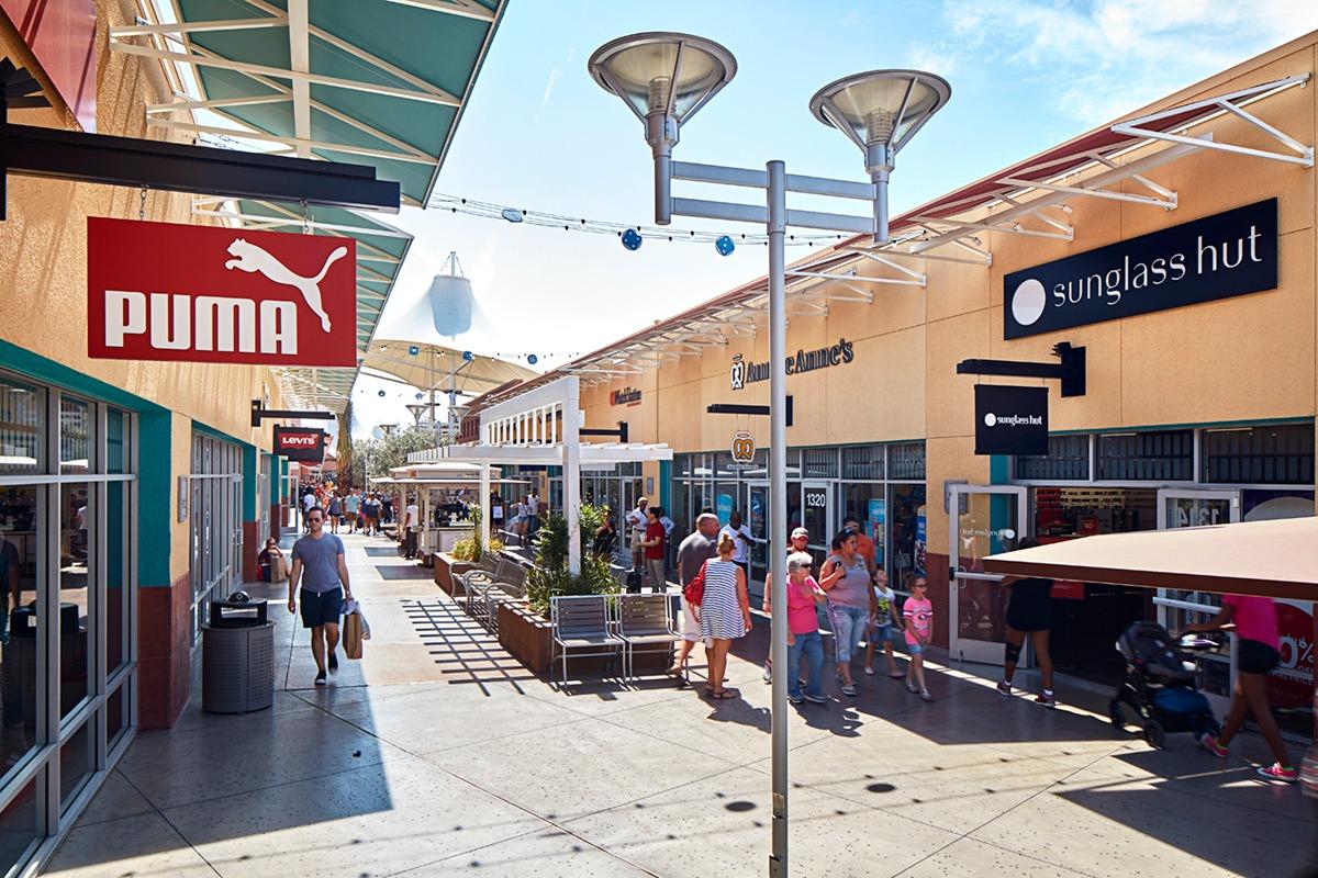 Las Vegas South Premium Outlets, 7400 Las Vegas Blvd S, Las Vegas, NV,  Shopping Centers & Malls - Outlet Center - MapQuest