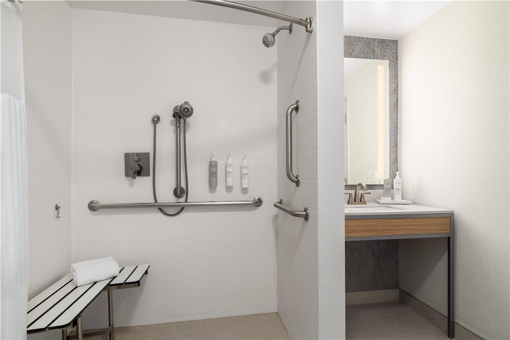 Hilton Garden Inn Arlington Shirlington Image