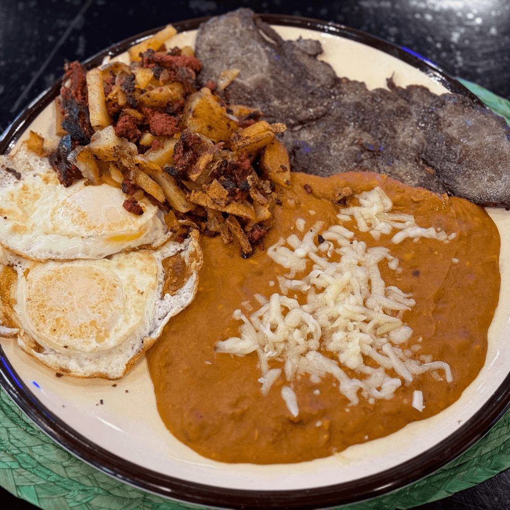 Ahuevo la Chona (Eggs & Bistec a la Chona)