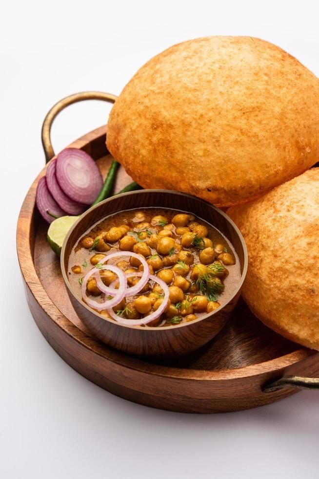 CHOLE BHATURE